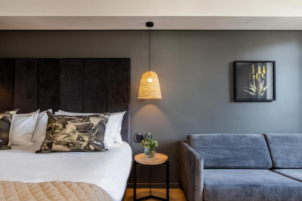 Luxury Suite with City View and Terrace