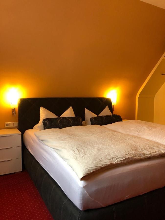 Family Room with Shower,1033449926:JPEG