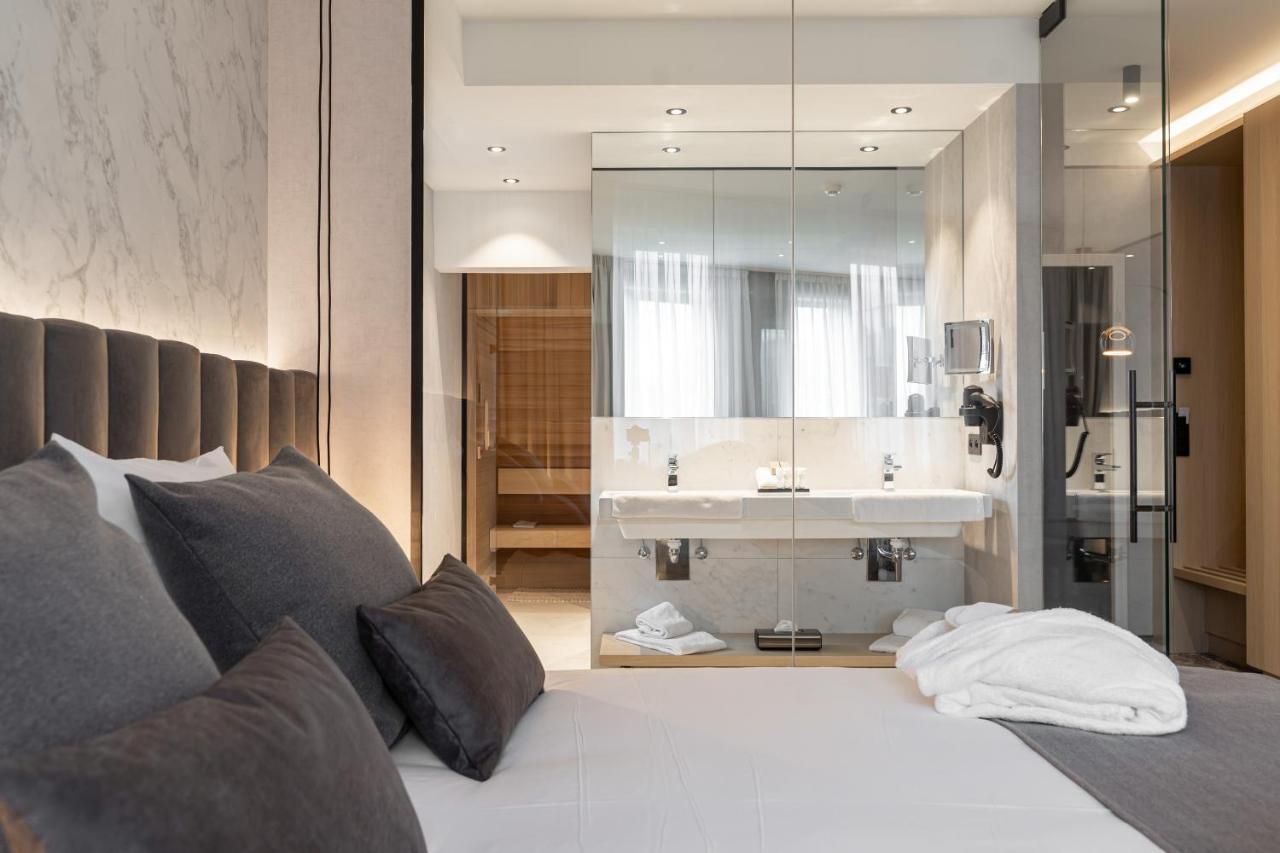 Suite with Sauna