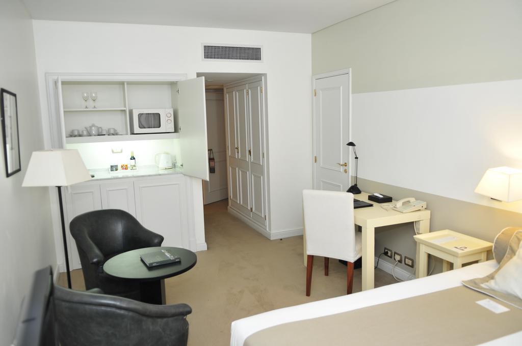 Executive Suite,137405476:JPEG