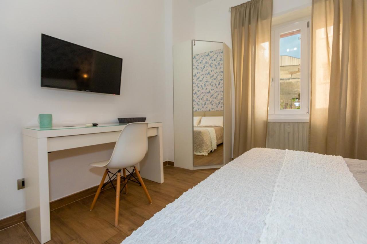 Deluxe Double Room,1100175441:JPEG