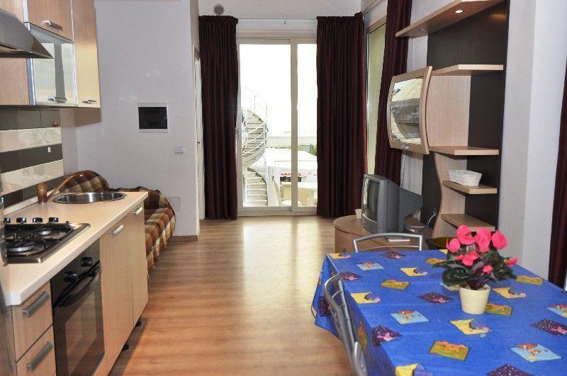 Appartamento con Vista Mare e Accesso Spiaggia