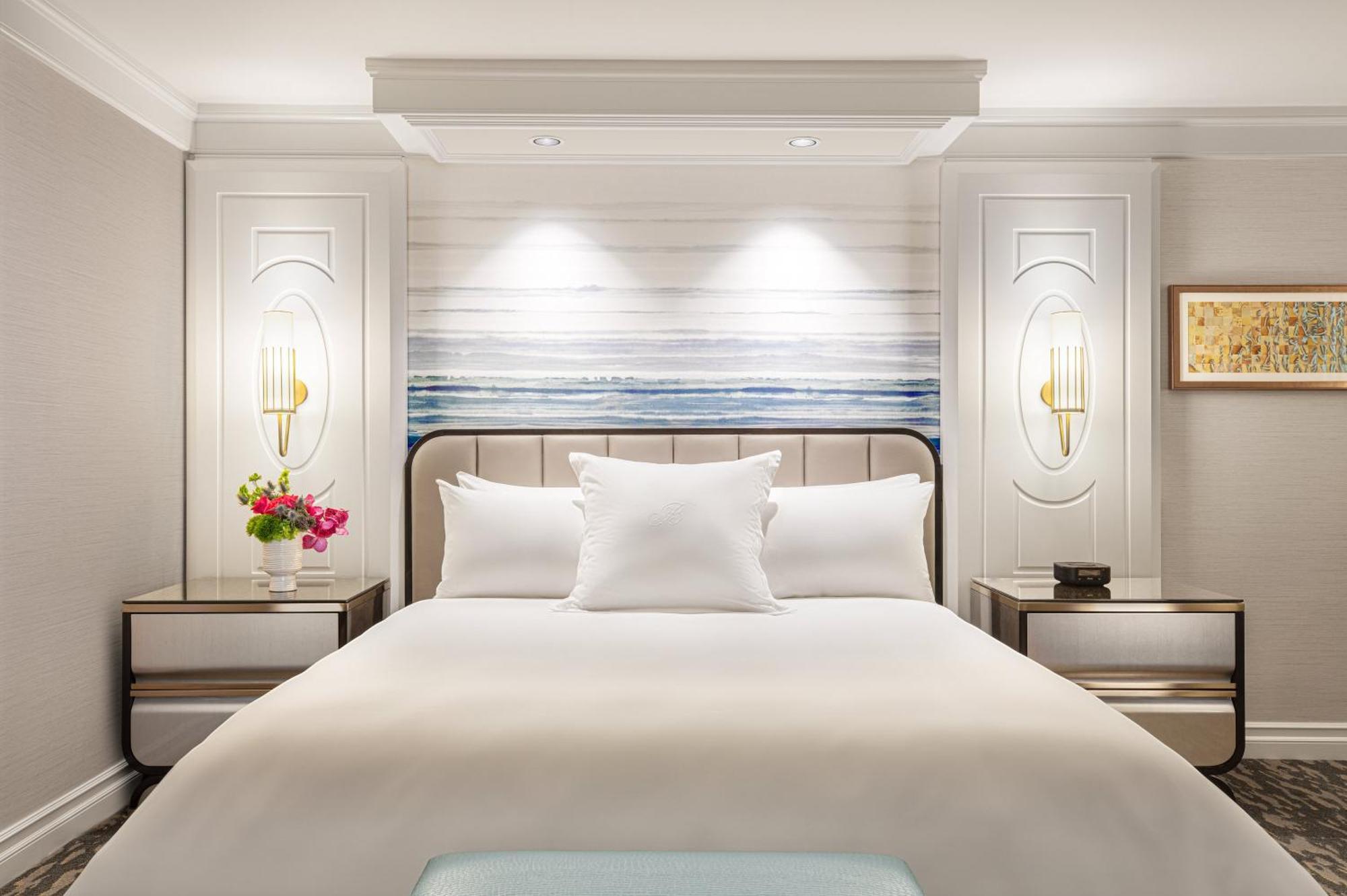 Spa Kamer met Kingsize Bed en Uitzicht op de Strip