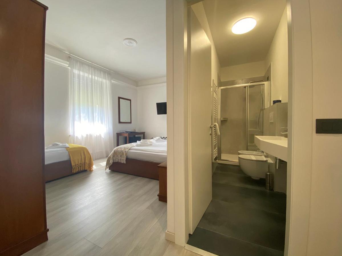Quarto Triplo com Vista do Lago
