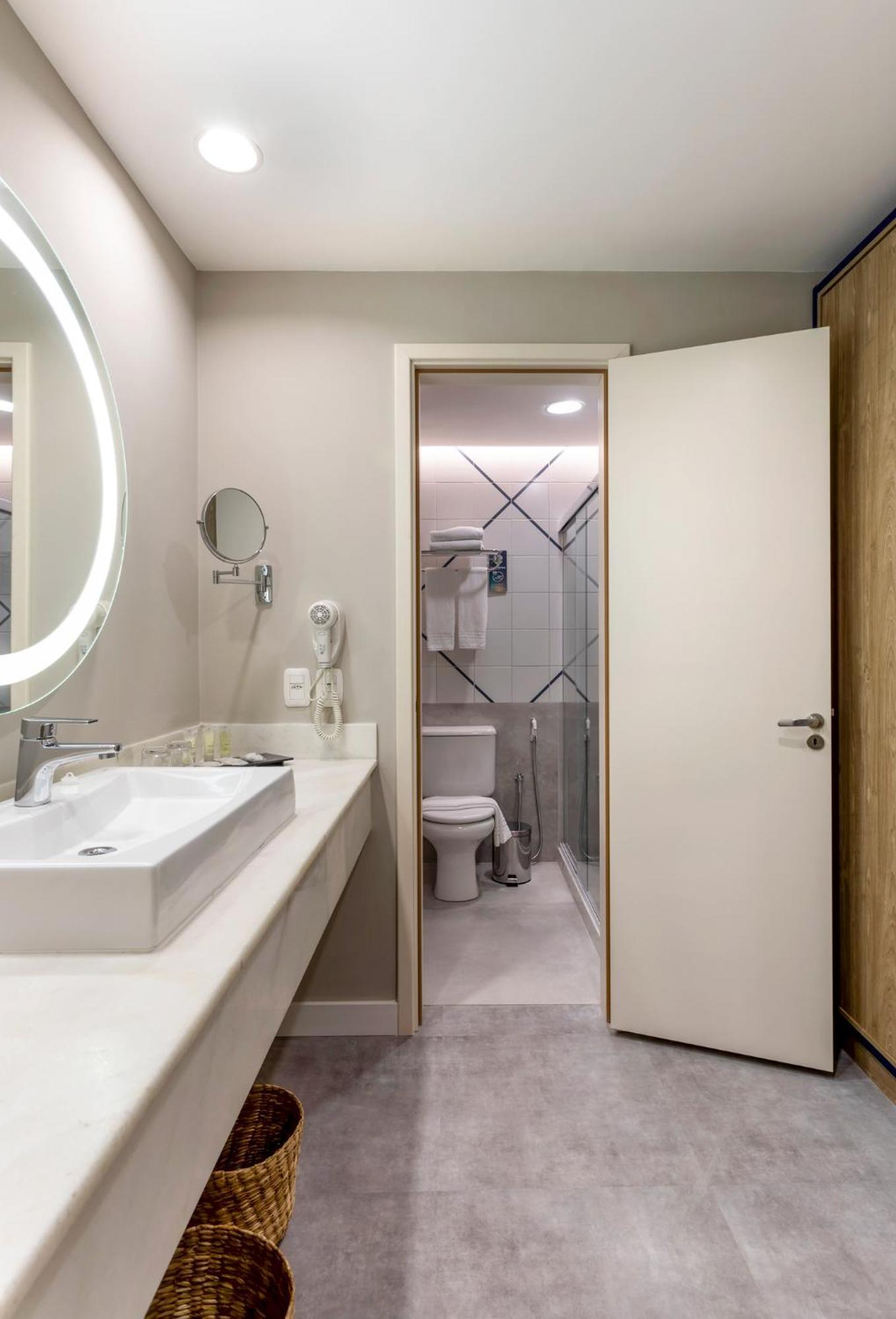 Quarto Família Luxo com Cama King-size e Sofá-cama