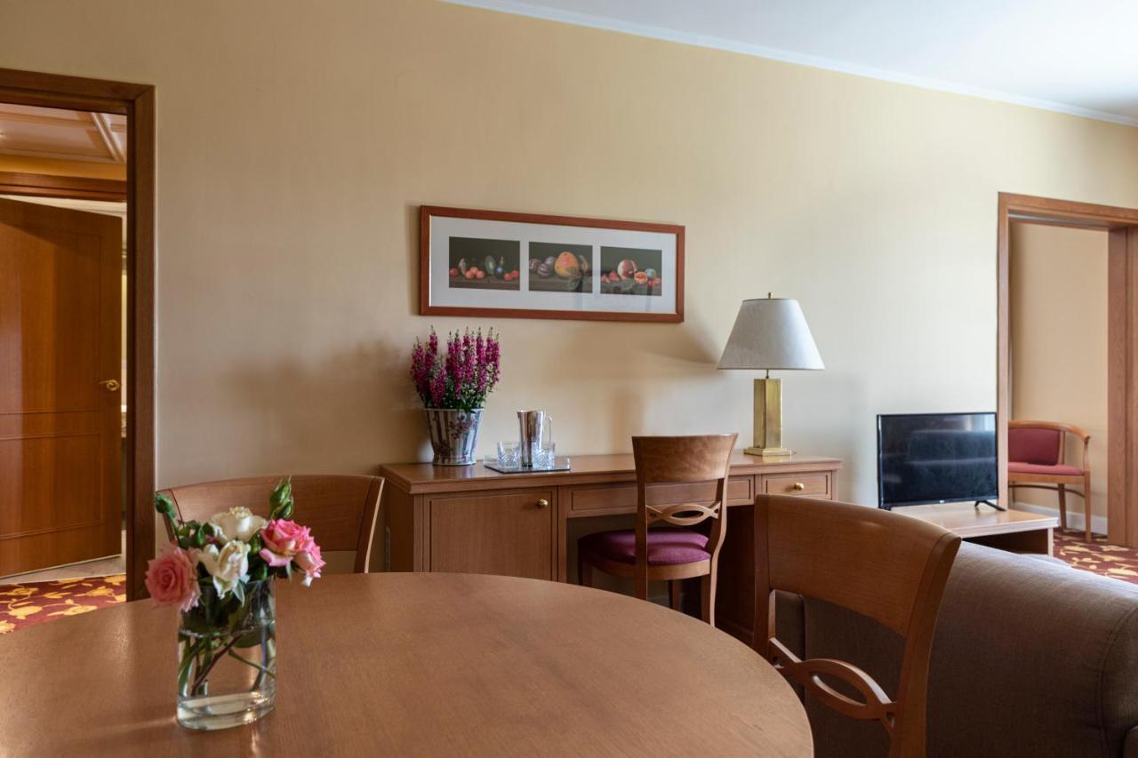 Suite,1178401690:JPEG