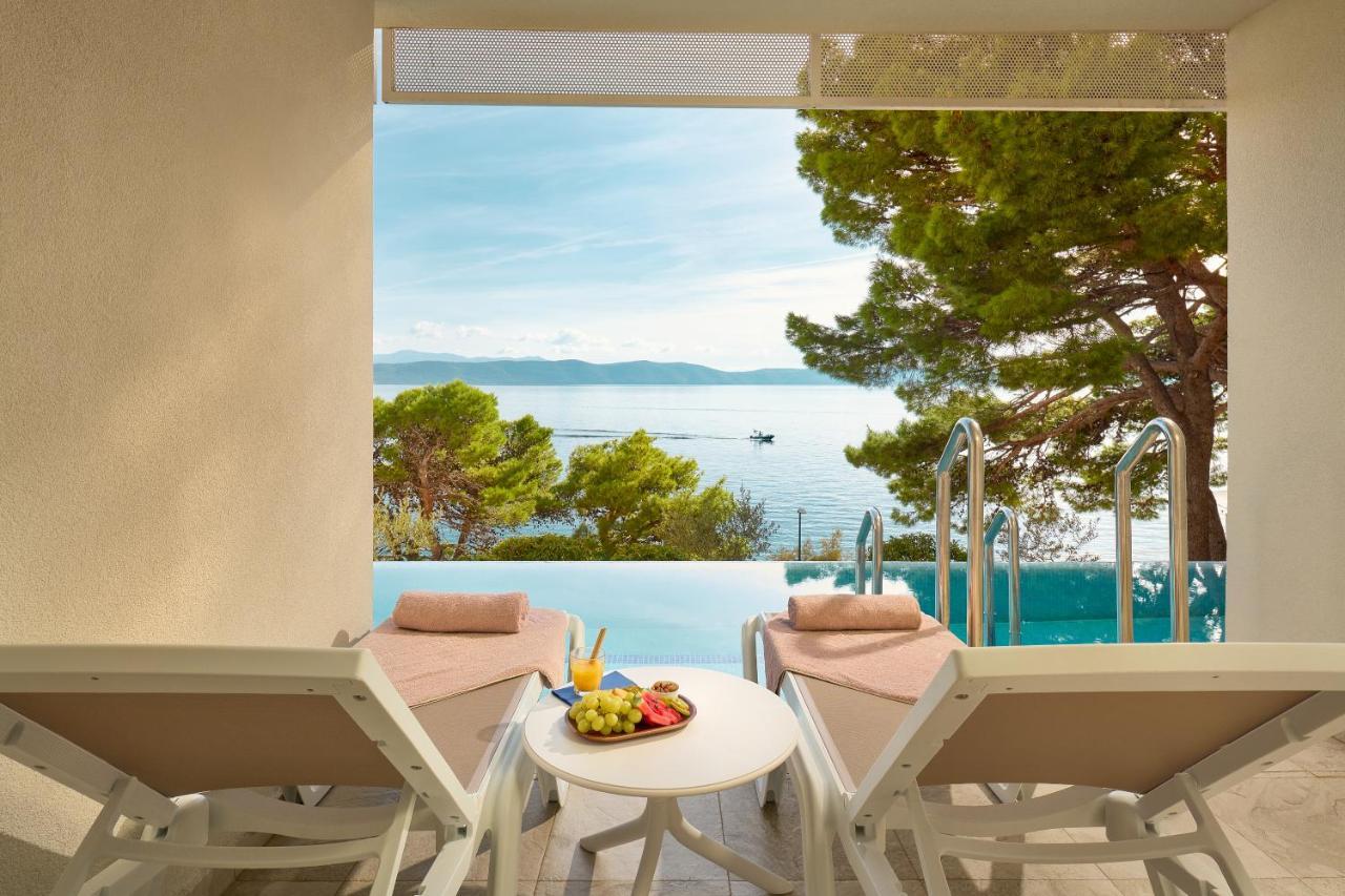 Standard Double Room Swim Up with Sea View