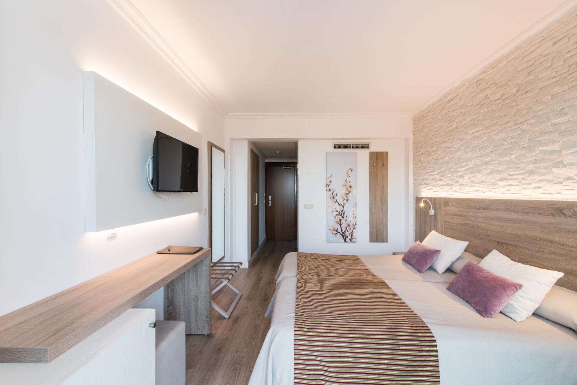 Standard Double Room,644809215:JPEG