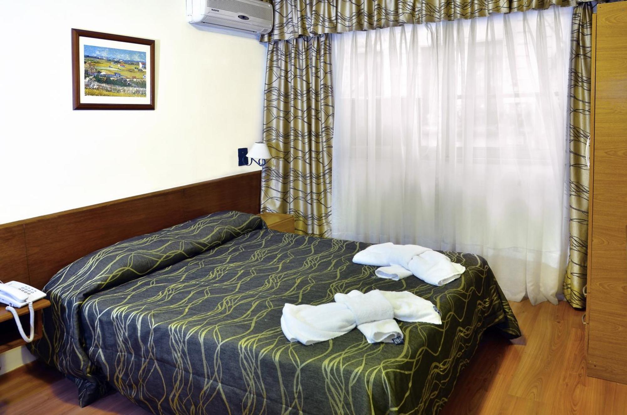Standard Double or Twin Room,1213884754:JPEG