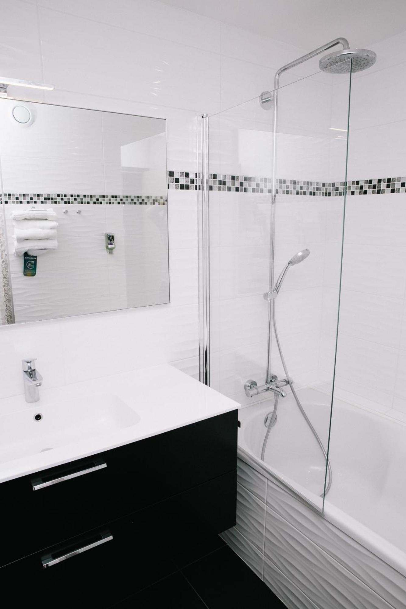 Chambre Standard avec 1 Lit Double et 1 Lit Simple