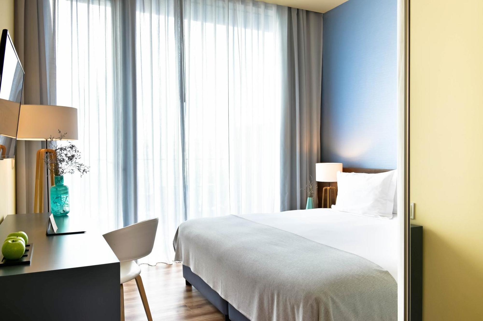 Deluxe Double Room with Sea View,736354783:JPEG