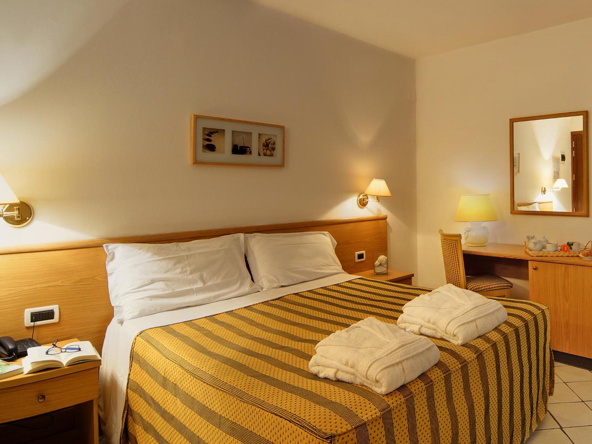 Double or Twin Room,846290009:JPEG