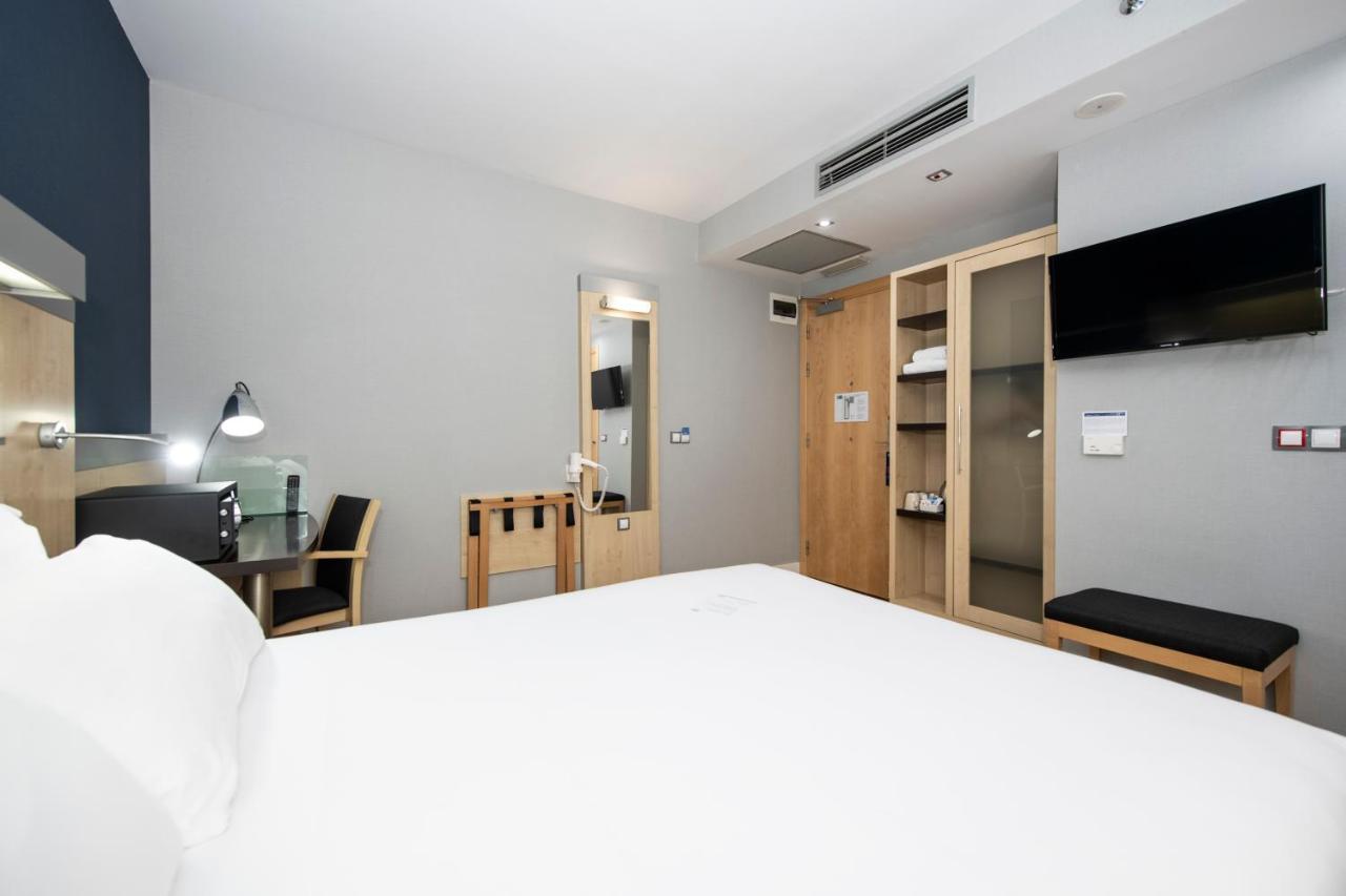 Standaard Kamer met queensize bed - Toegankelijk, met gratis ontbijt