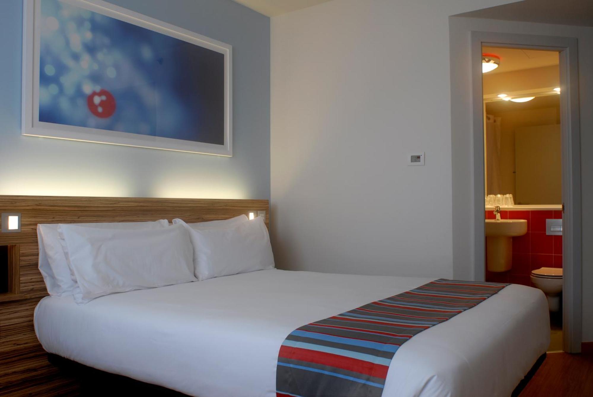 Double Room,1652762639:JPEG