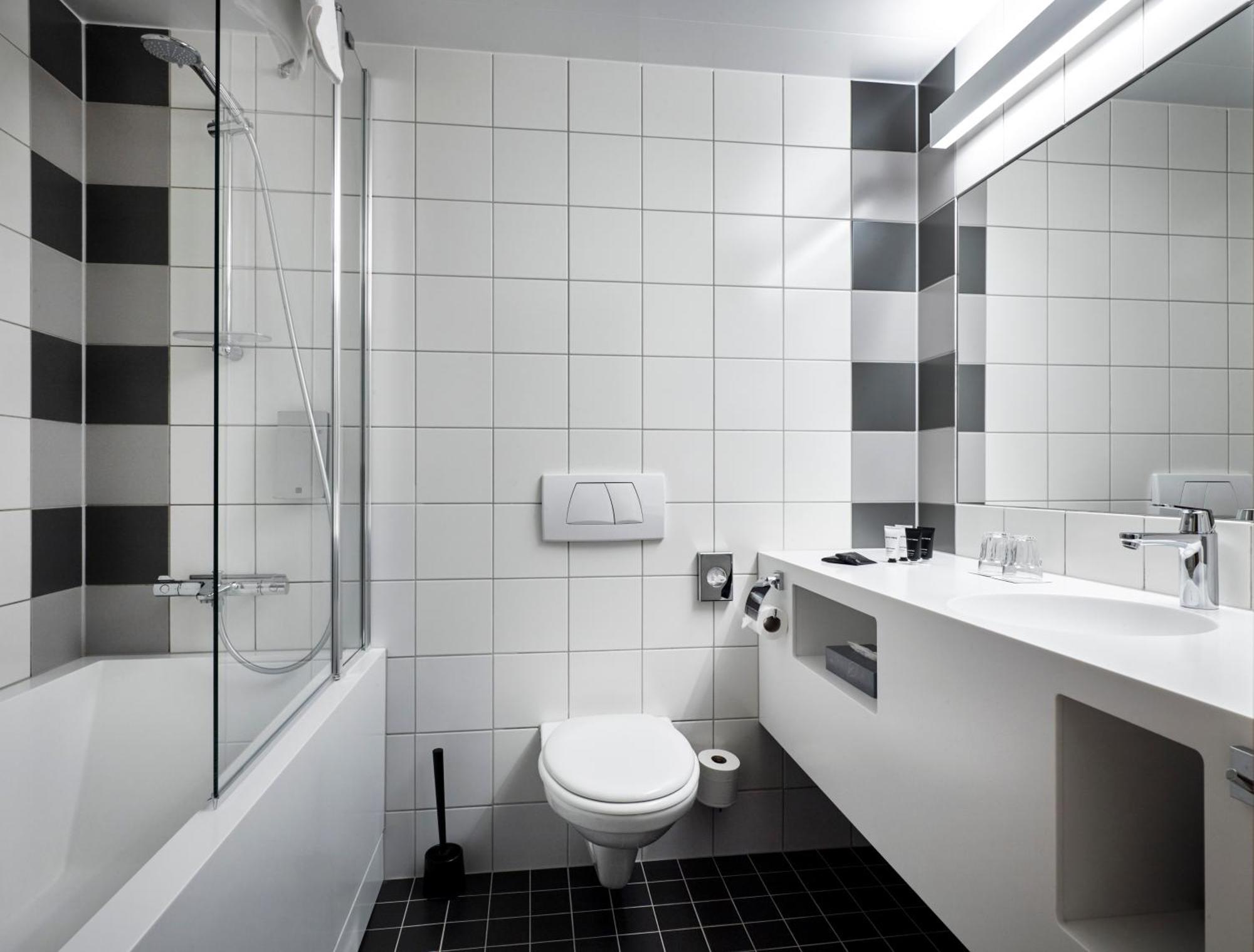 Standard Room with Extra Bed - Gothia Towers (max 2 Adults + 1 Child up to 12 years old)
