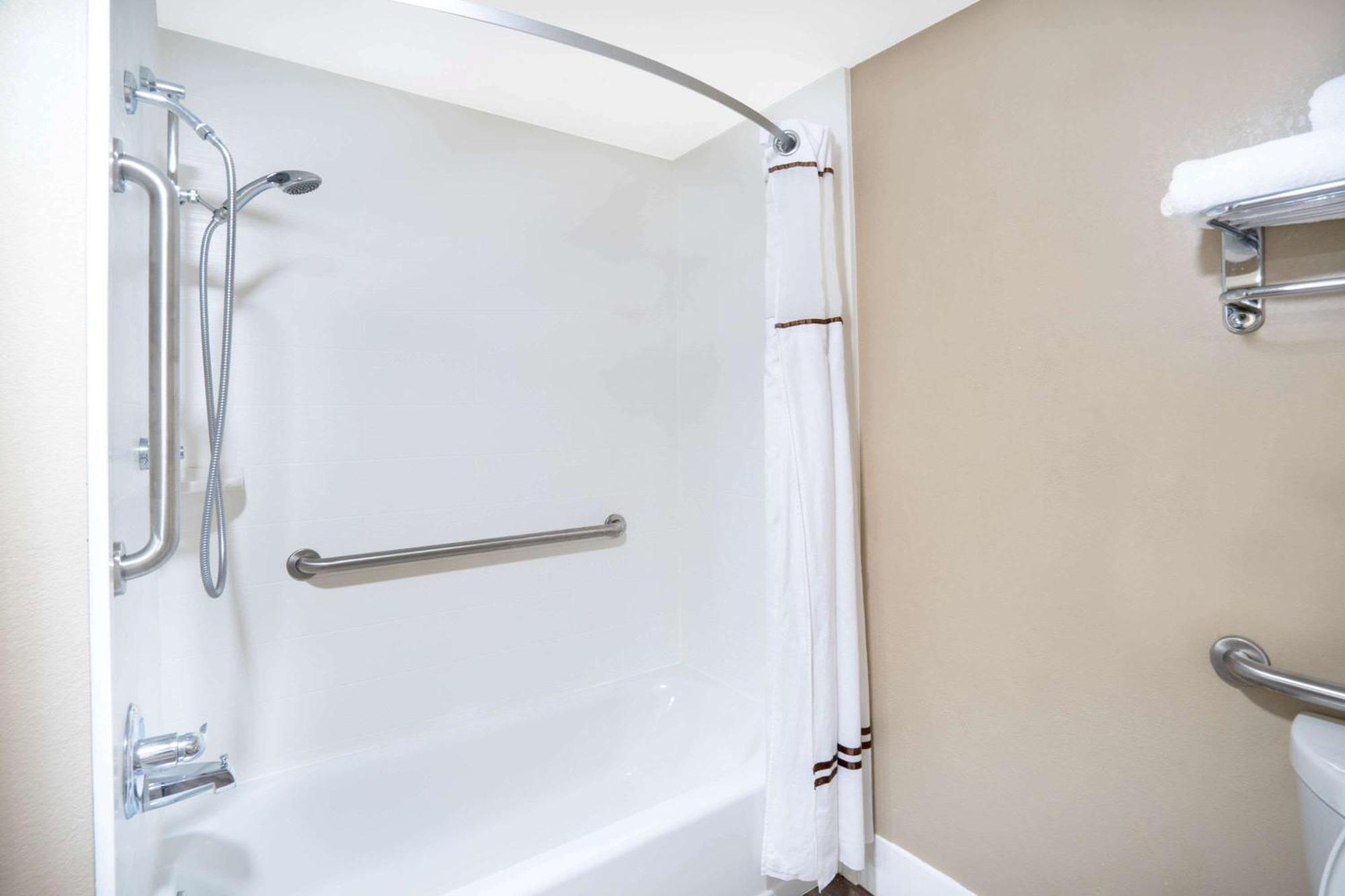 King Room - Mobility Access/Non-Smoking
