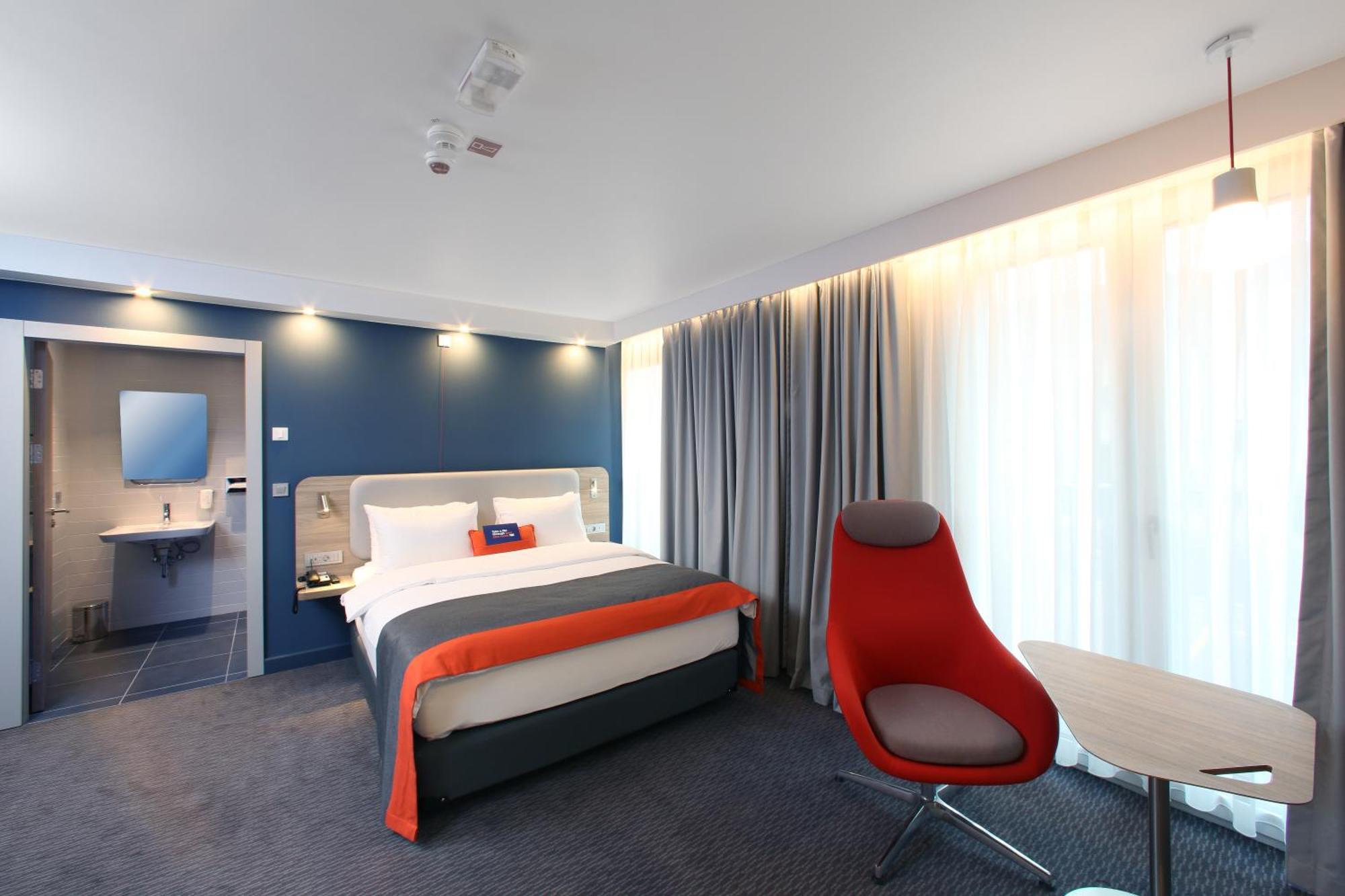 Standard Zimmer mit Queensize-Bett - barrierefrei mit kostenfreiem Frühstück