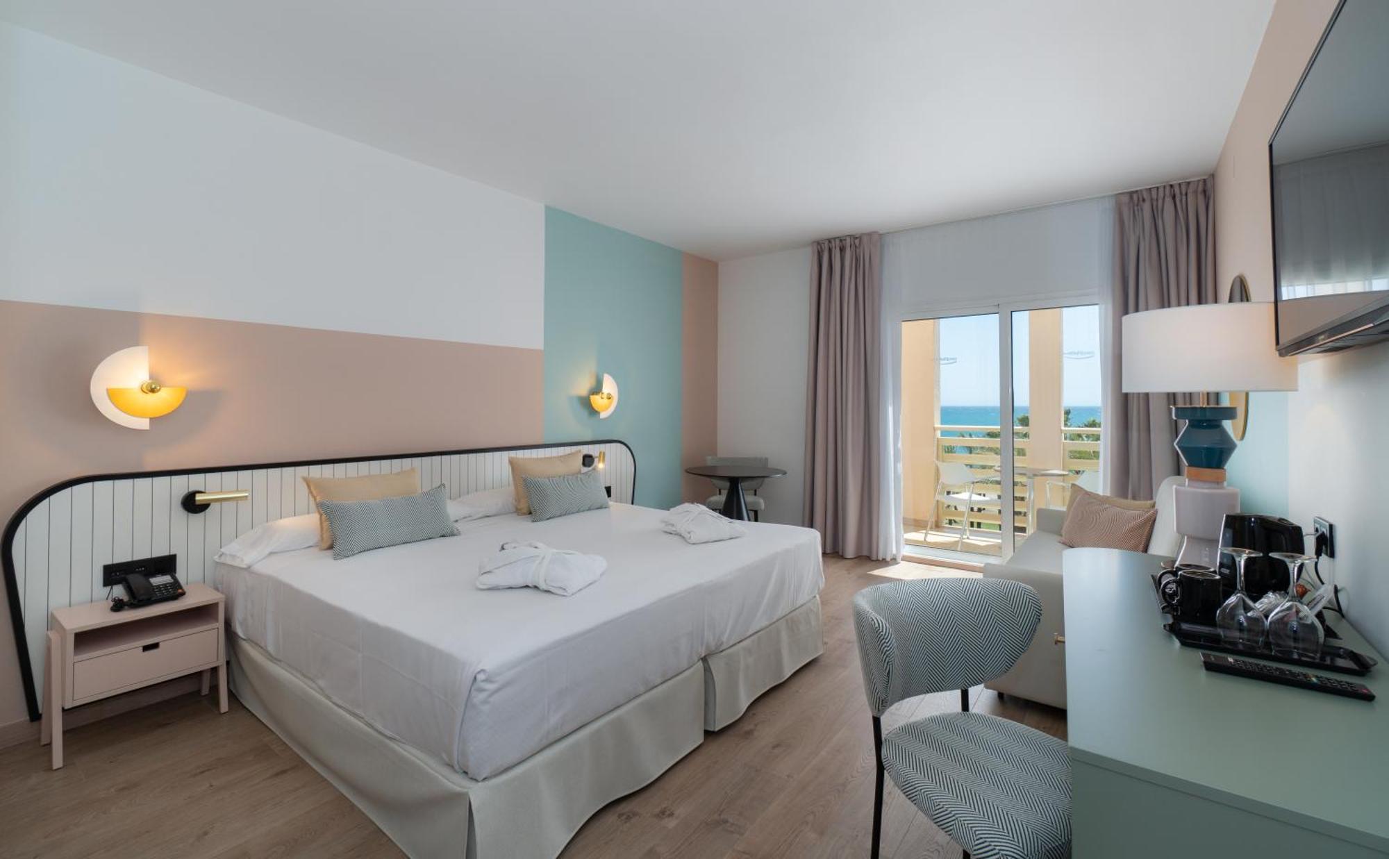 Chambre Club Supérieure (2 Adultes) - Vue Frontale sur Mer
