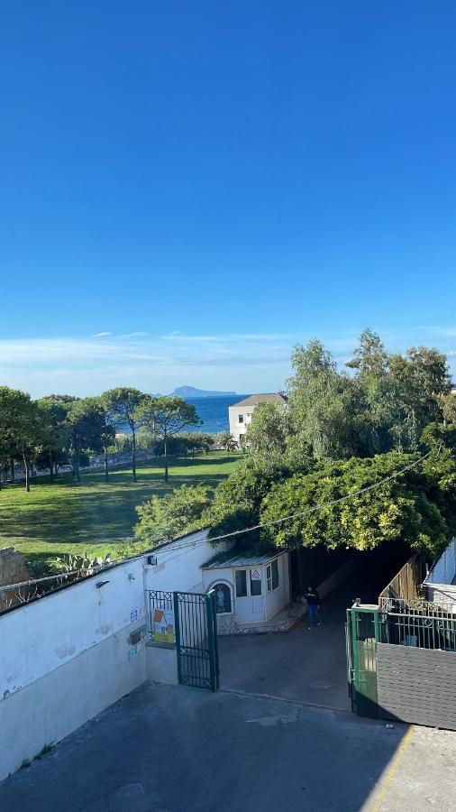 Camera Familiare con Vista Mare
