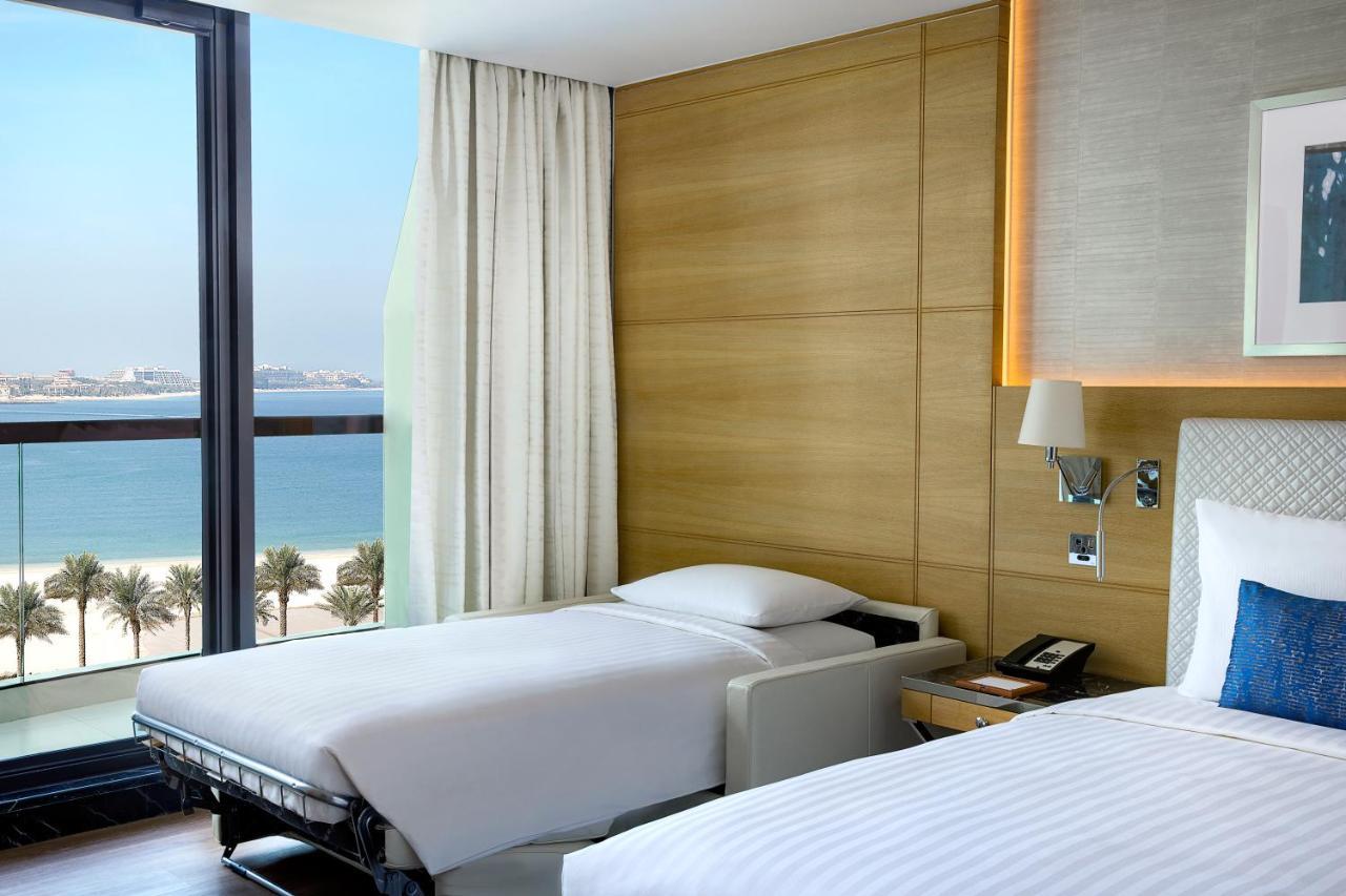 M Club Room, 1 King Bed with Sofa Bed, Club Lounge - Evening Cocktail Hours, Private Balcony,1350864775:JPEG