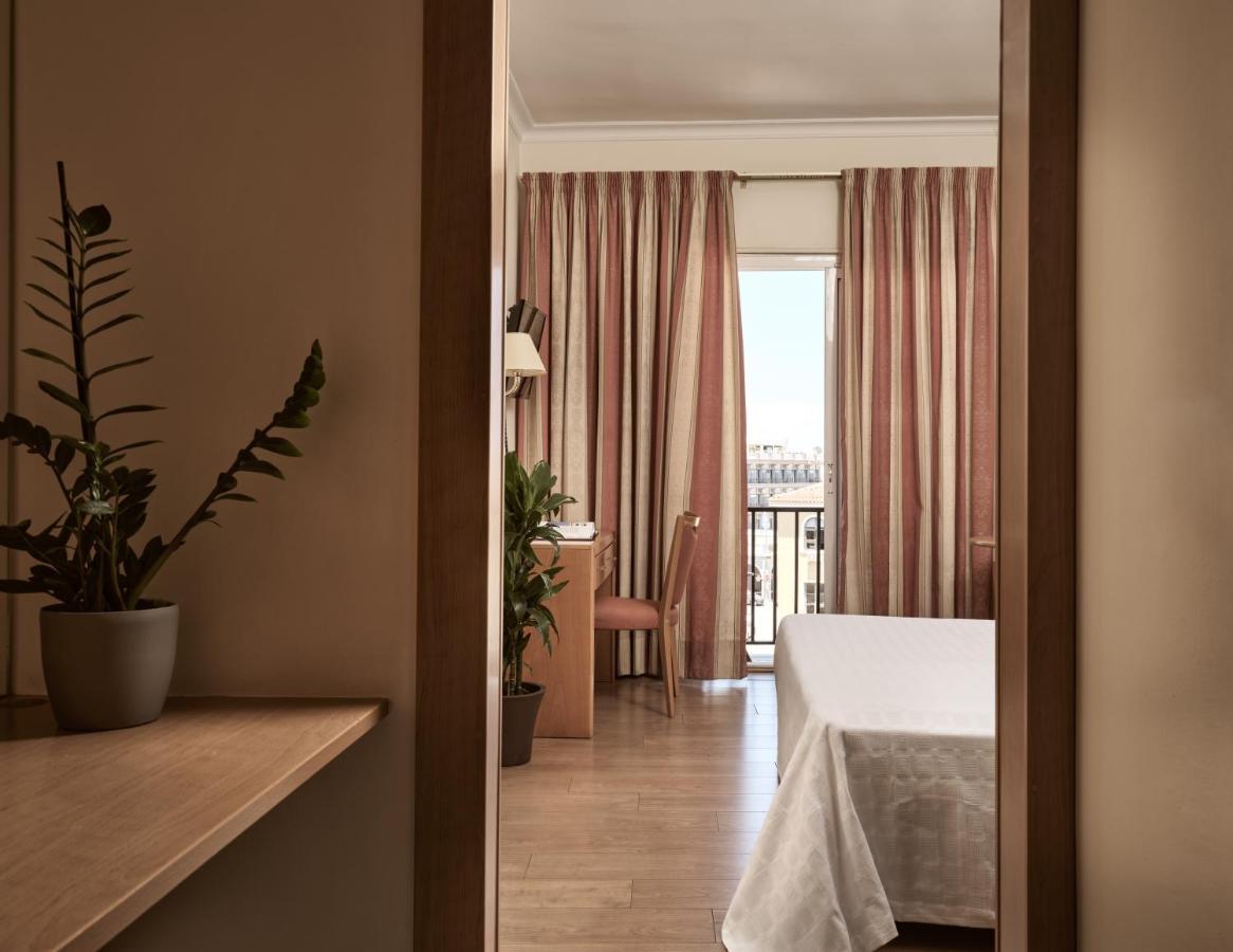 Camera Superior Matrimoniale/Doppia con Letti Singoli con Balcone e Vista Città