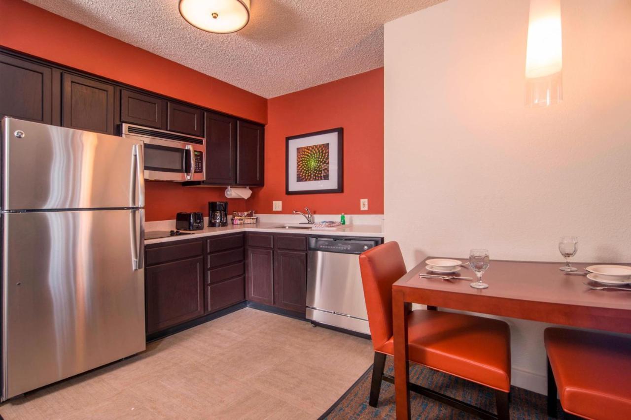 One-Bedroom Suite,1553167843:JPEG