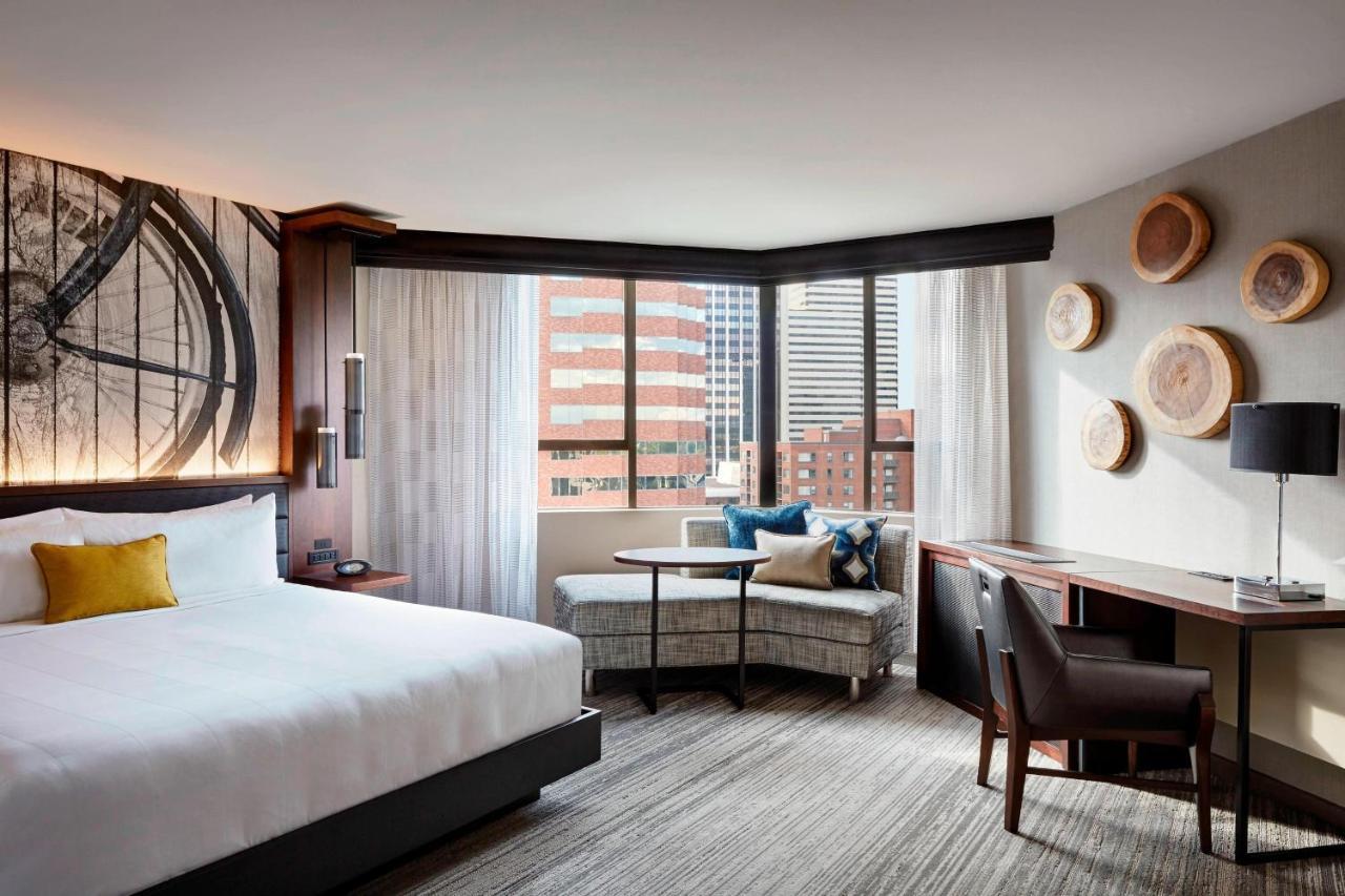 Guest room, 1 King, City view
