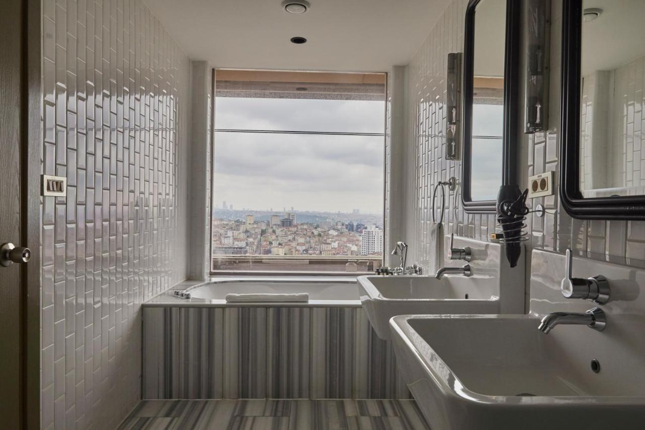 Suite with Spa Bath