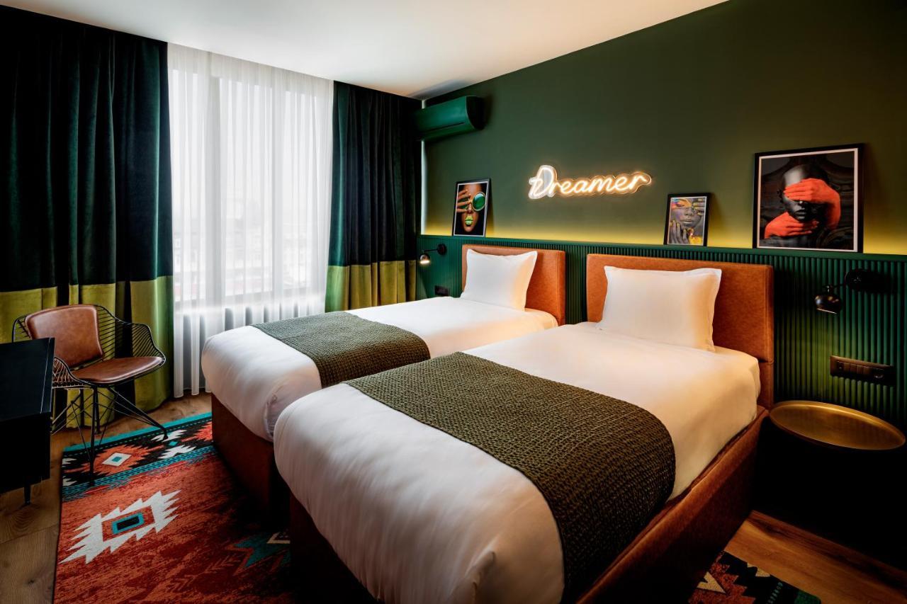 Renoviertes Deluxe Zweibettzimmer