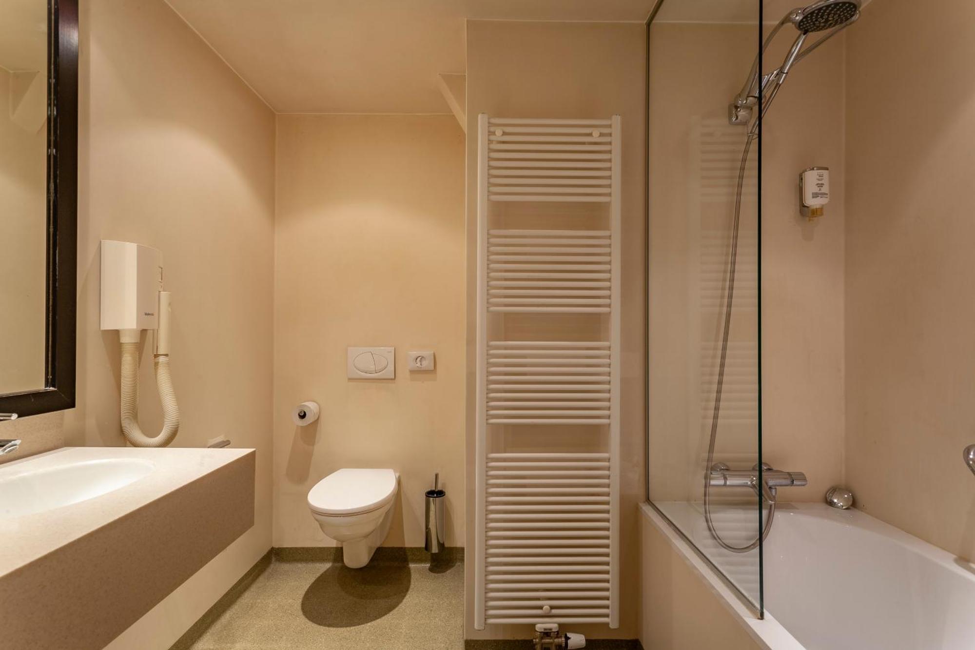 Triple Room,1434200776:JPEG