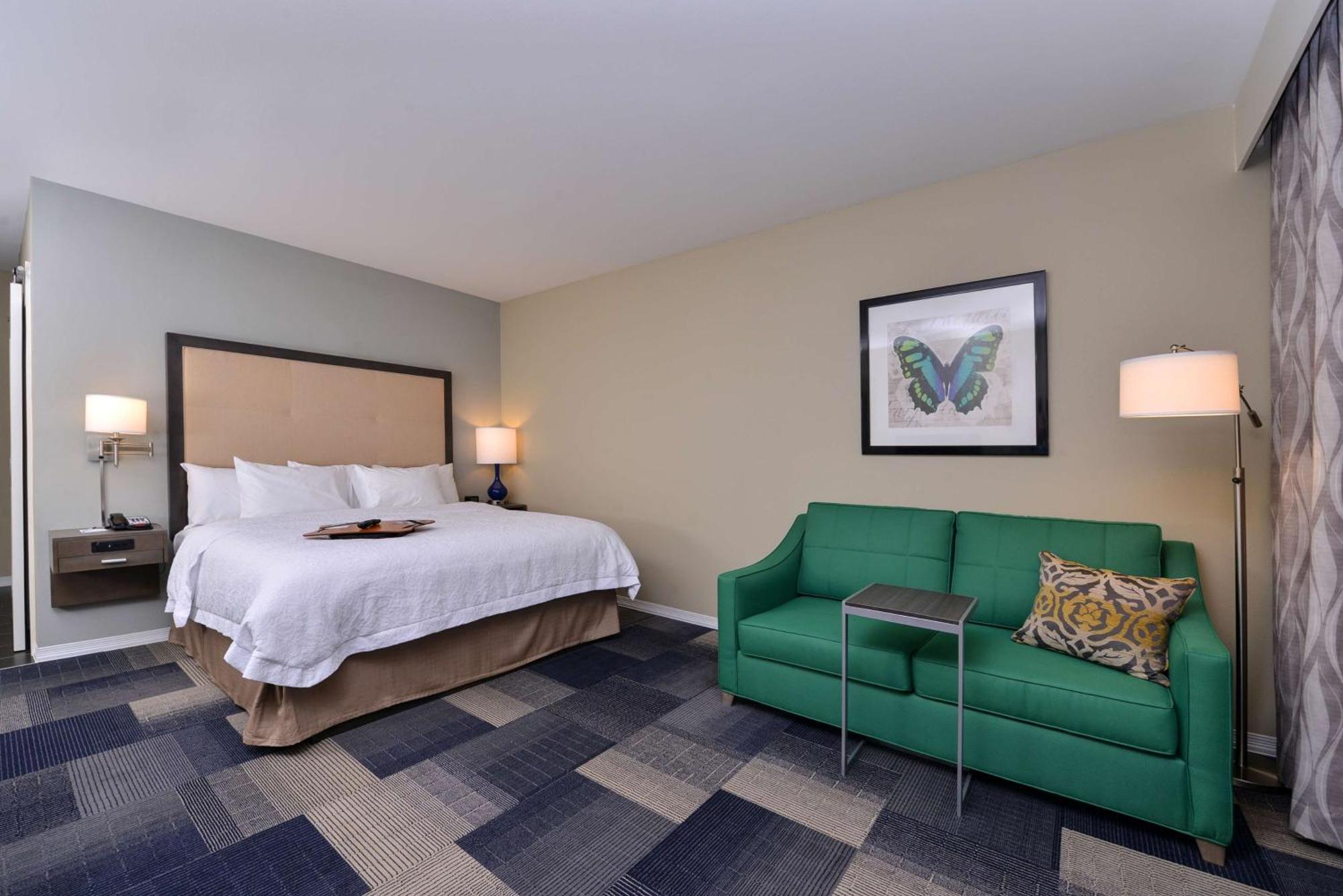 King Room with Sofa Bed - Non-Smoking