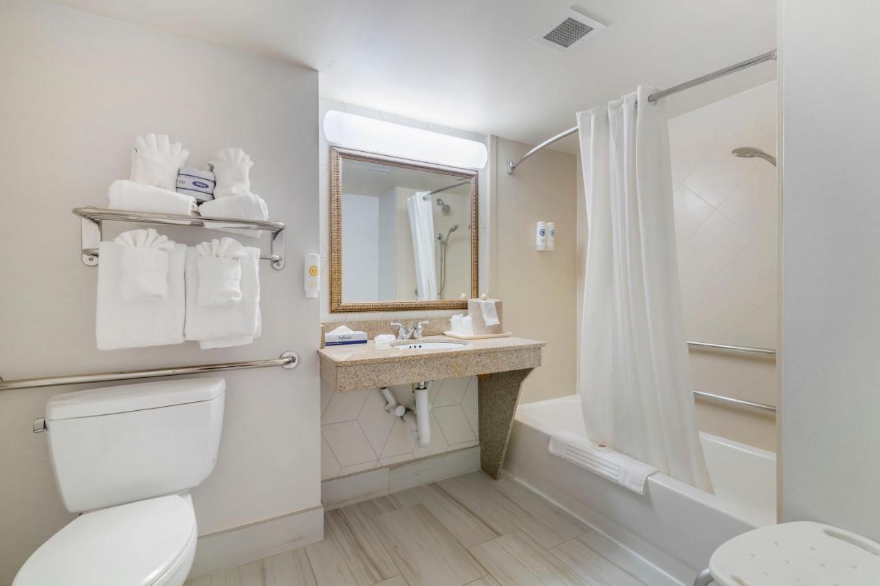 Queen Room with Two Queen Beds - Accessible/Non-Smoking