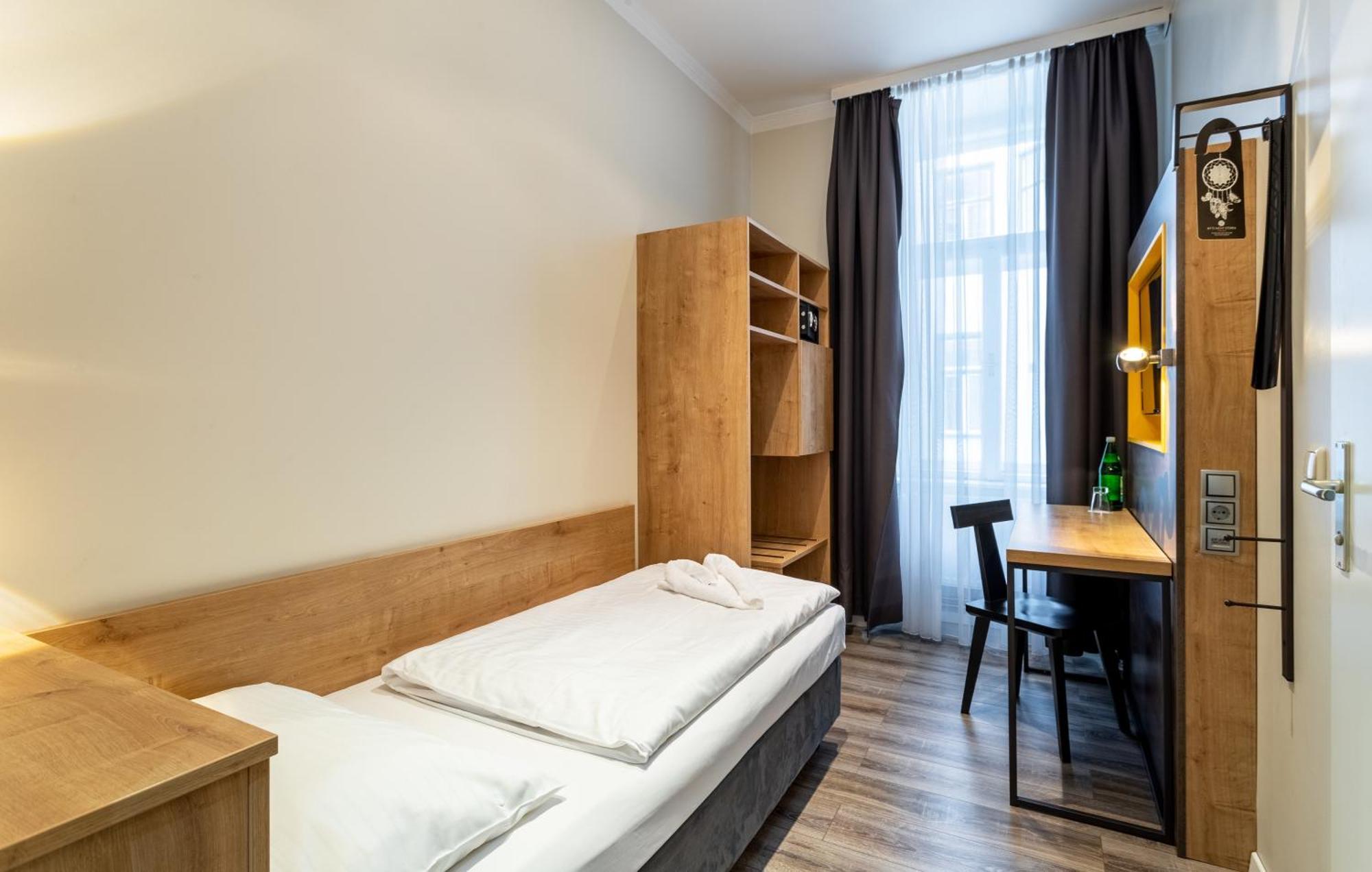 Single Room,1516415485:JPEG