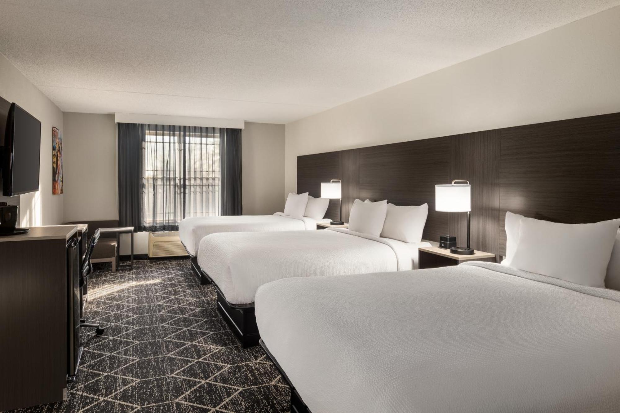 Queen Room with Three Queen Beds - Non-Smoking