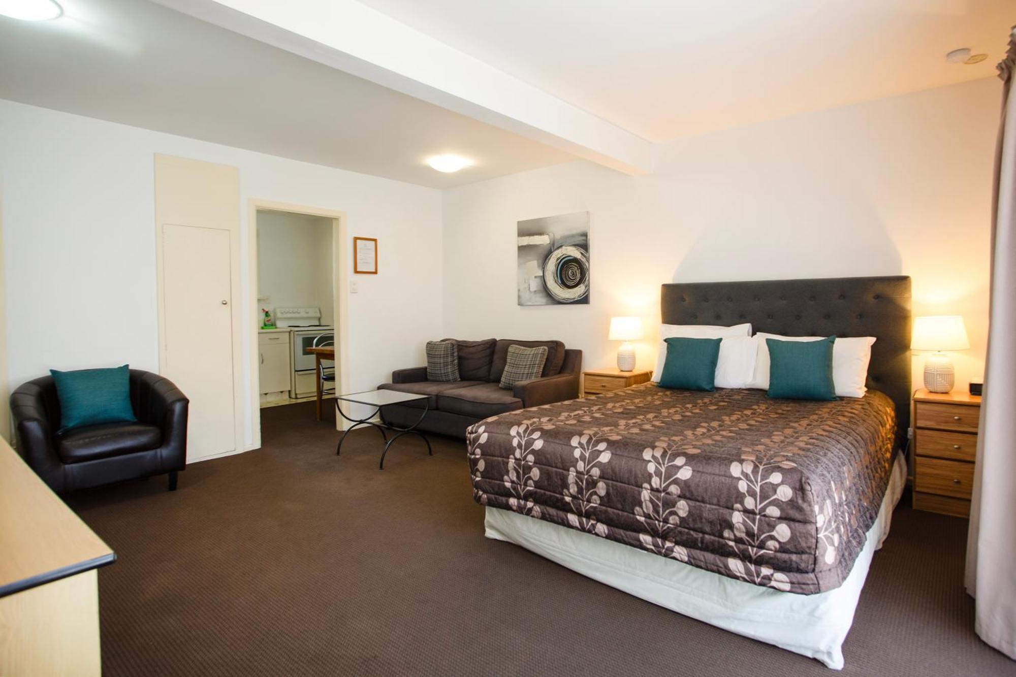 Executive Studio with Spa Bath