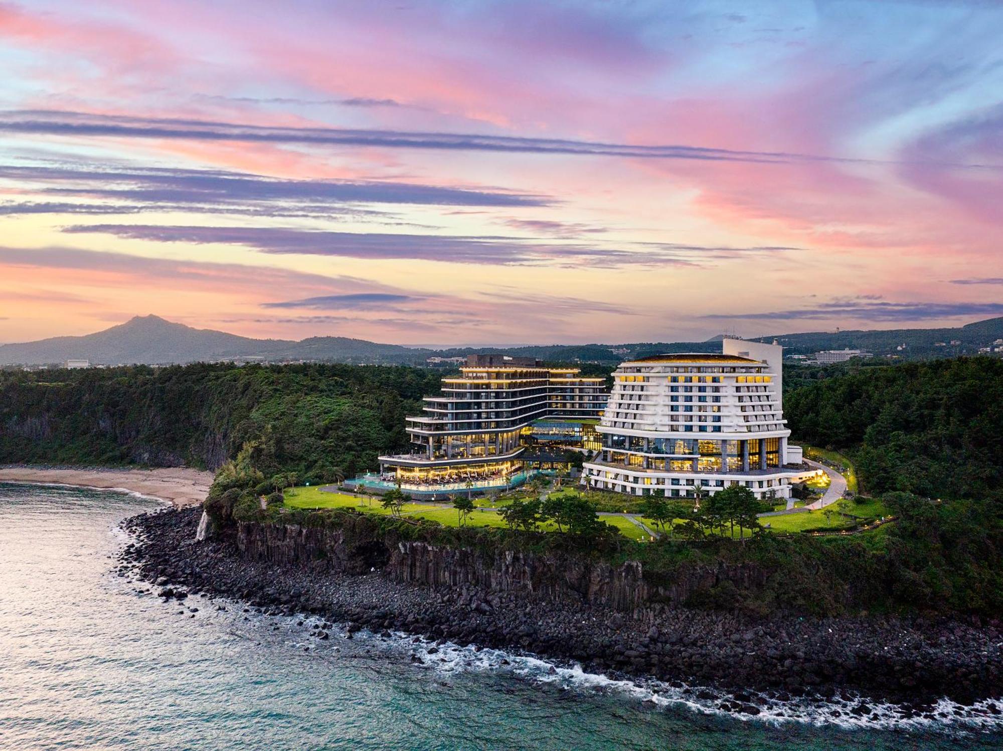 Deluxe Family Twin Room with Ocean view