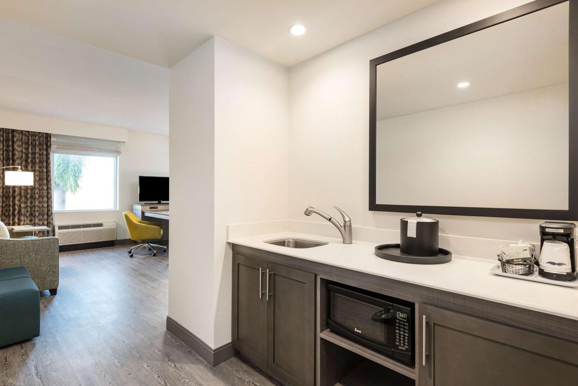 Suite Estudio con cama extragrande - No fumadores