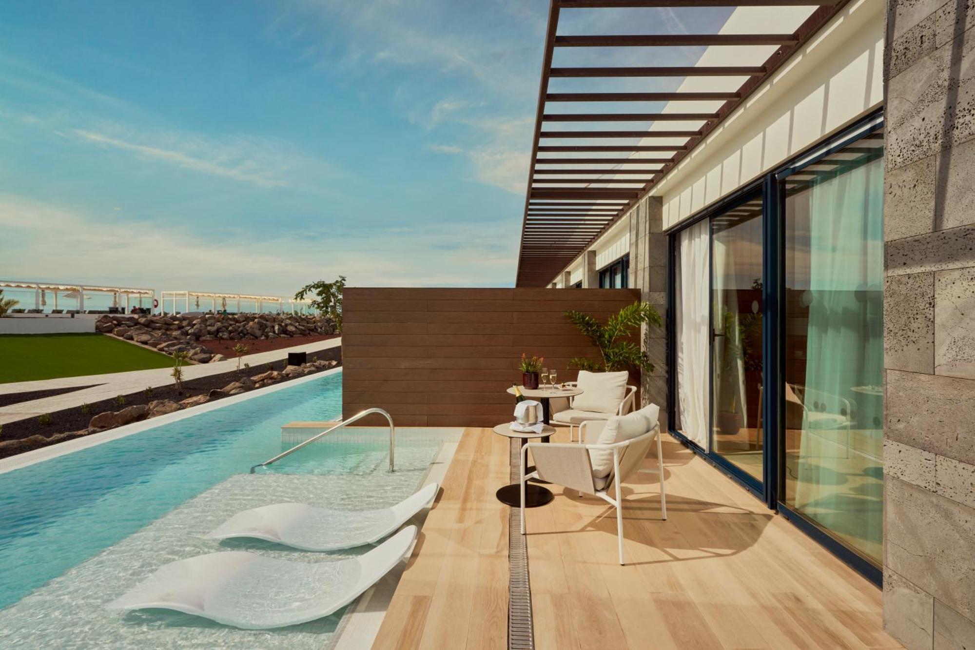 Hébergement Deluxe avec Accès Direct à la Piscine