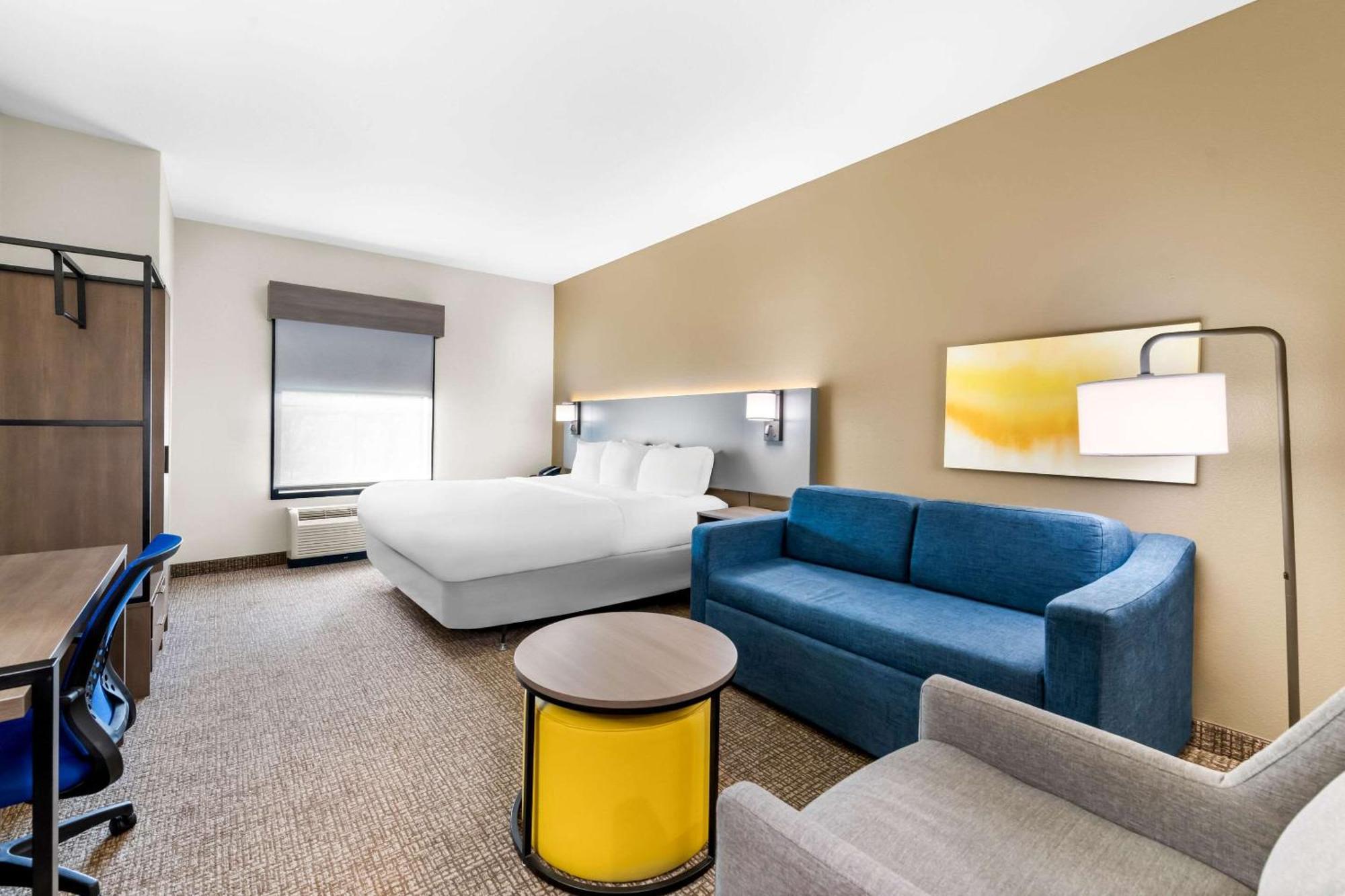King Suite - Accessible/Non-Smoking