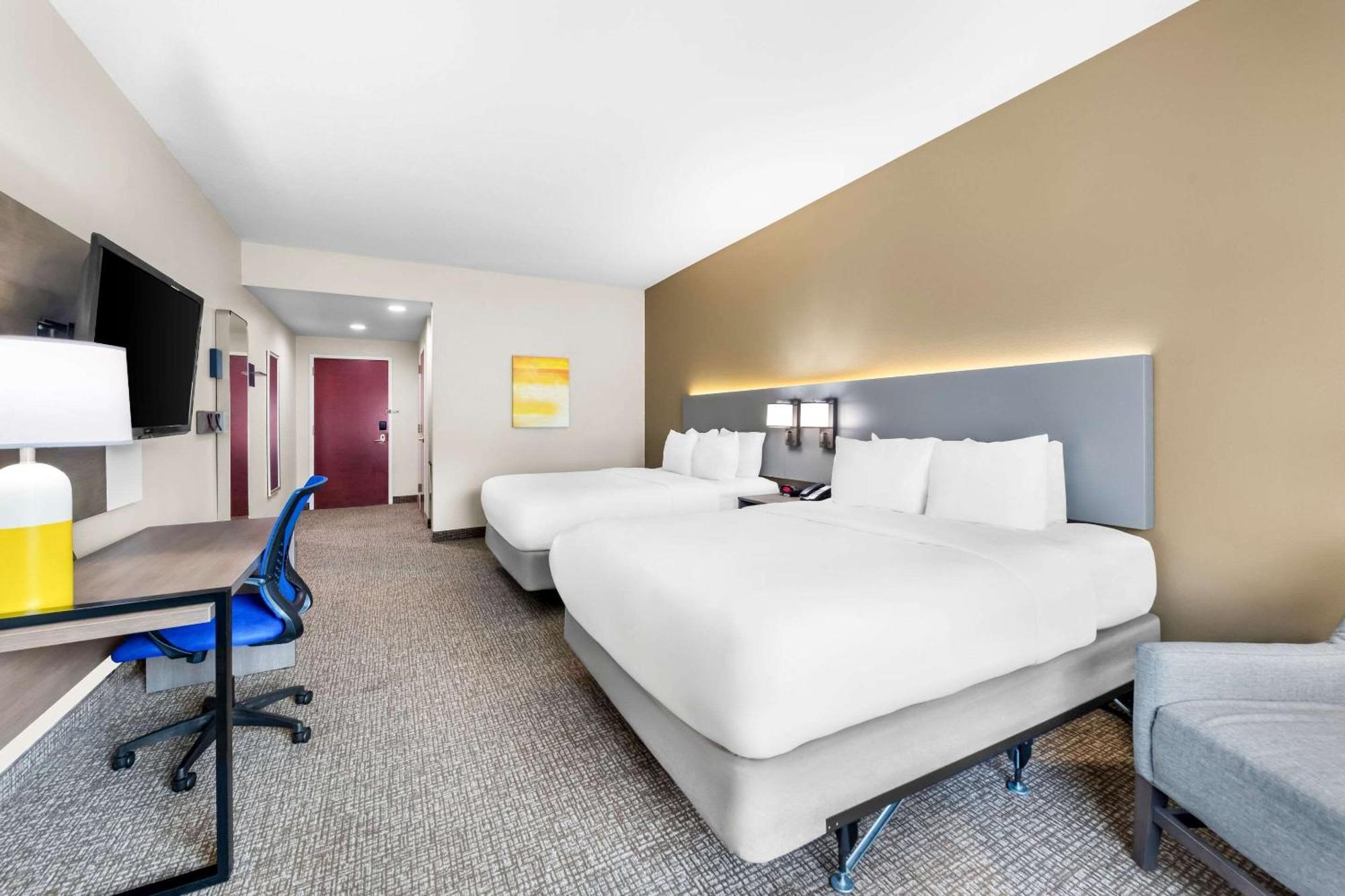 Queen Room with Two Queen Beds - Non-Smoking