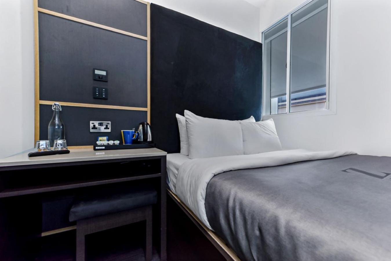 Quarto Duplo