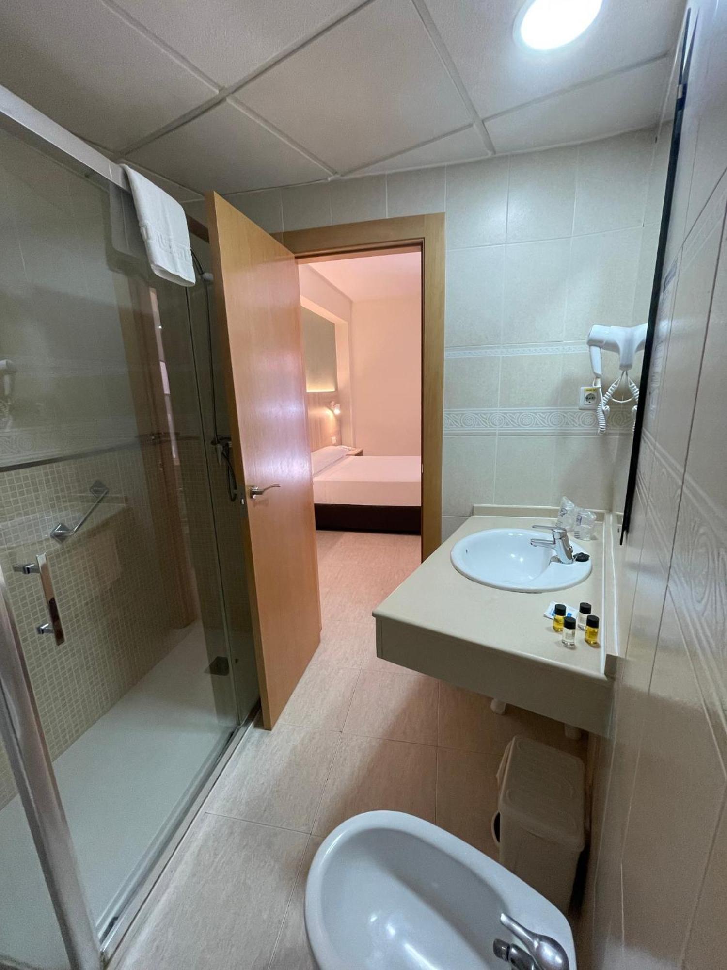 Double Room,1558544029:JPEG