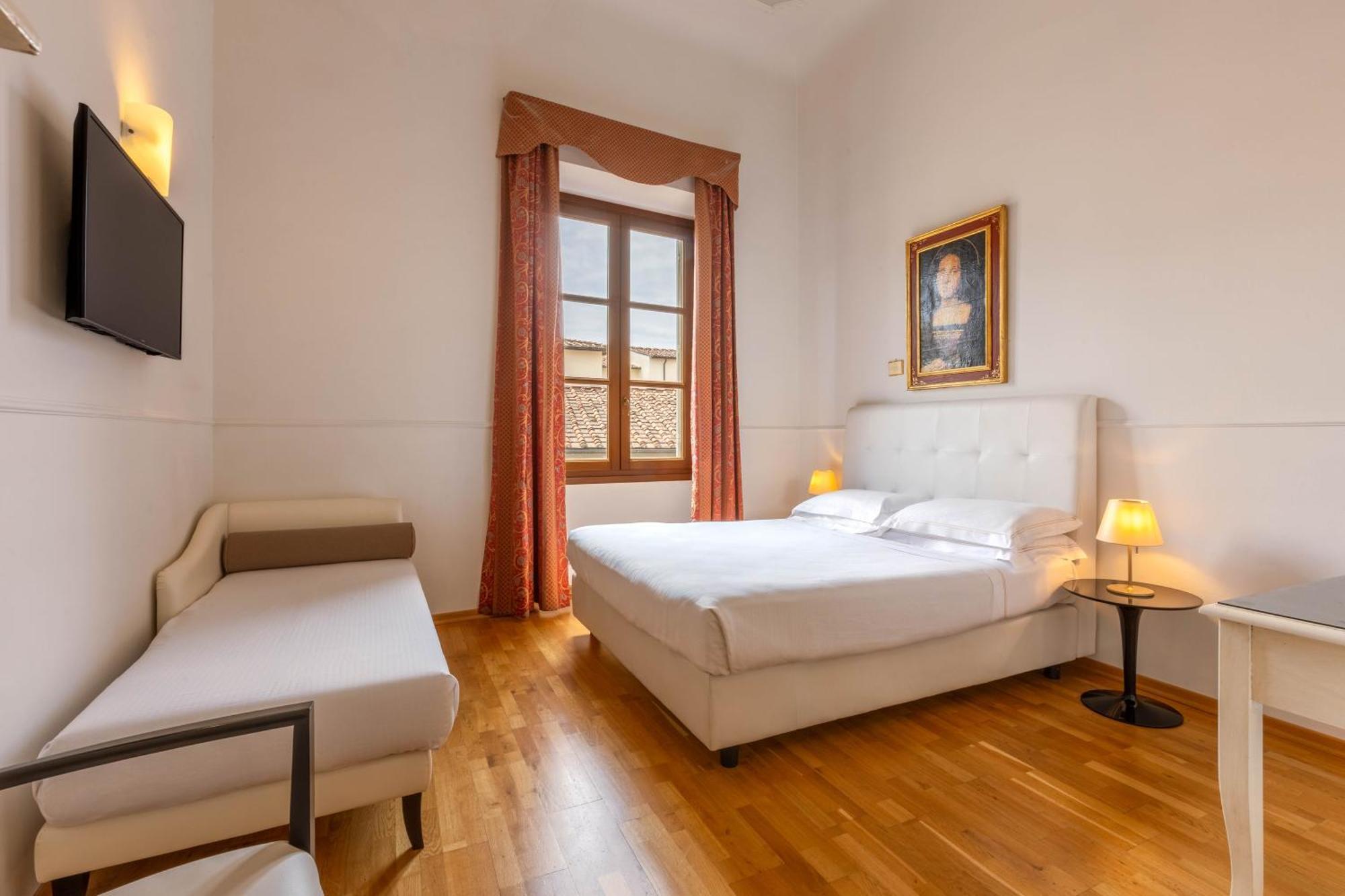 Triple Room,1611056679:JPEG