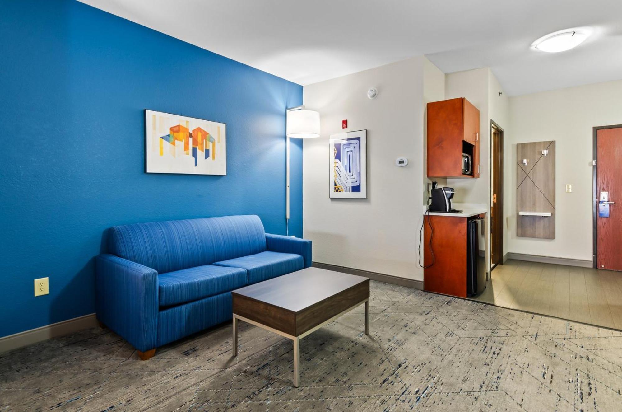 Queen Suite with Two Queen Beds and Sofa Bed