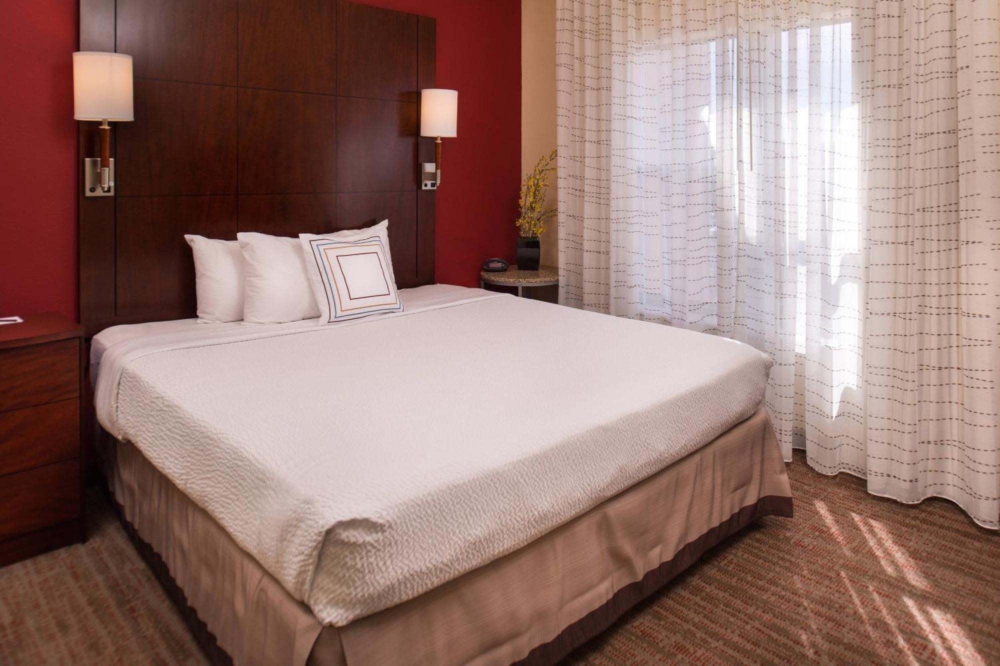 Two-Bedroom Suite,1616881978:JPEG