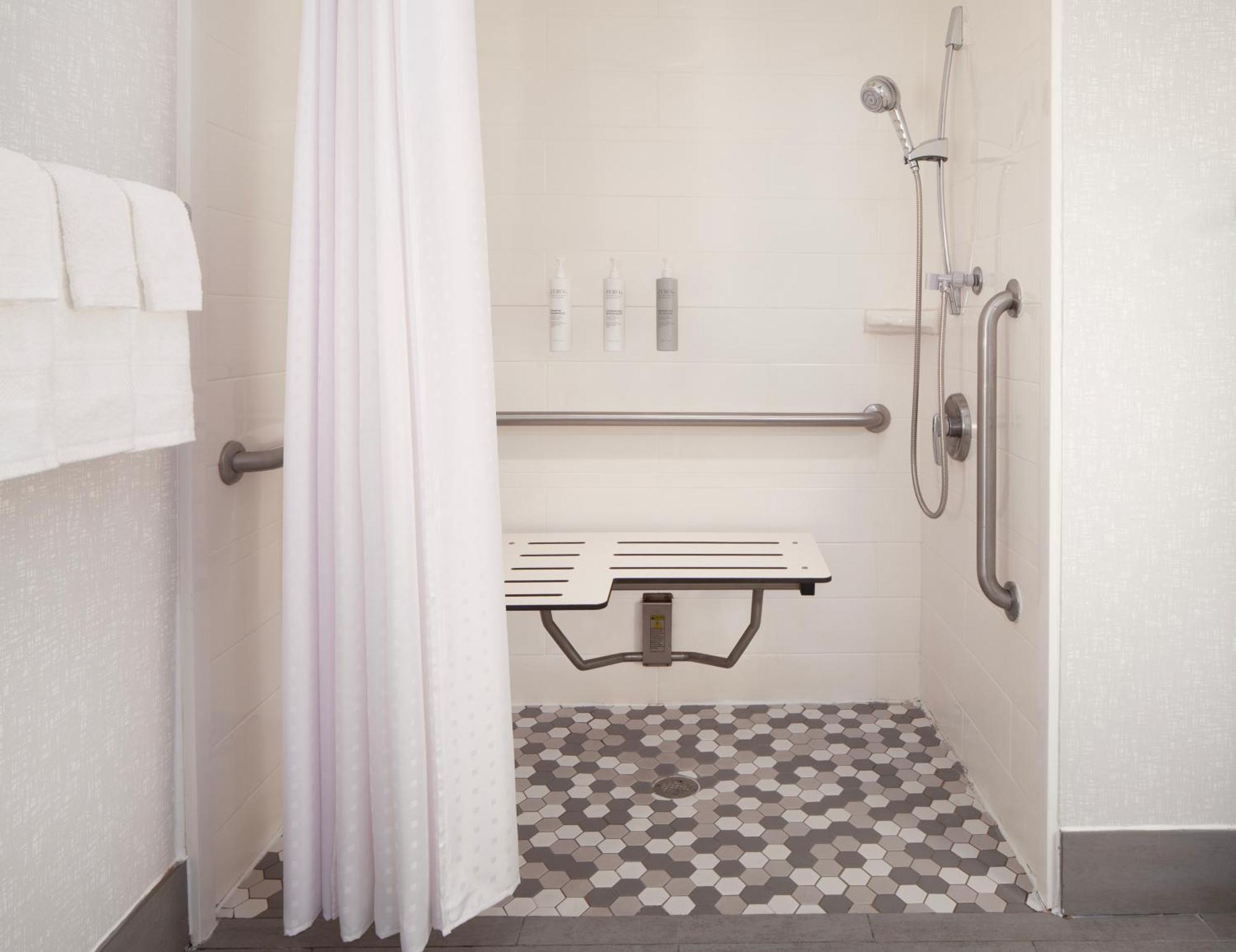 King Room with Roll-In Shower - Mobility and Hearing Access/Non-Smoking