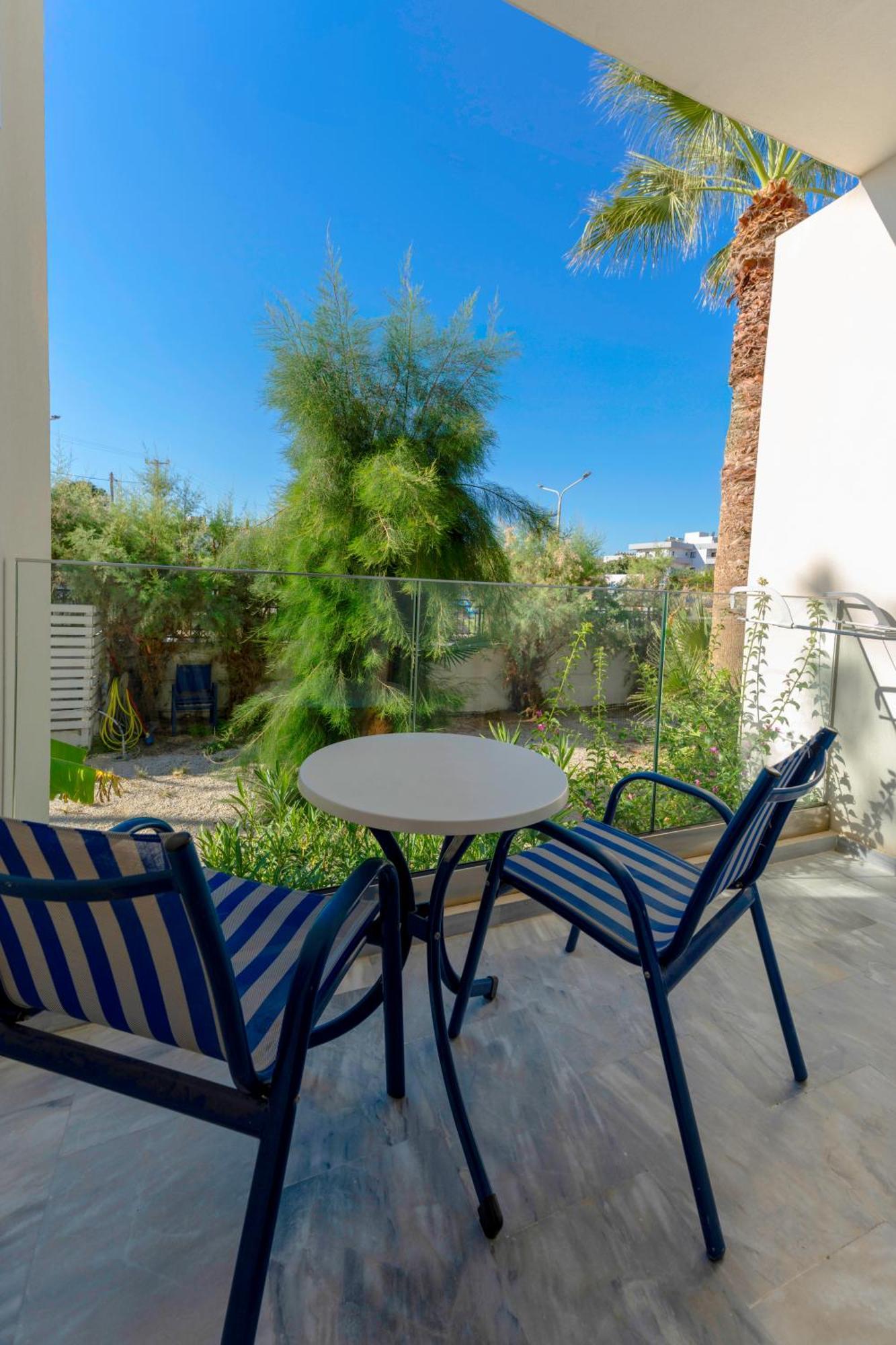Chambre Triple avec Vue sur le Jardin