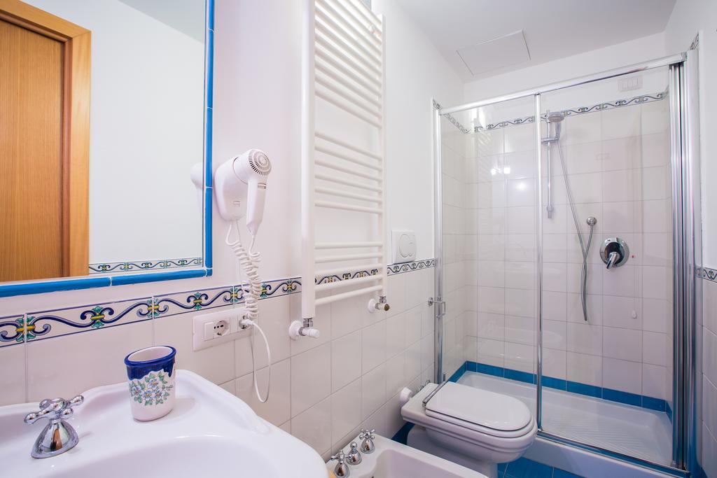 Camera Matrimoniale con Bagno Privato