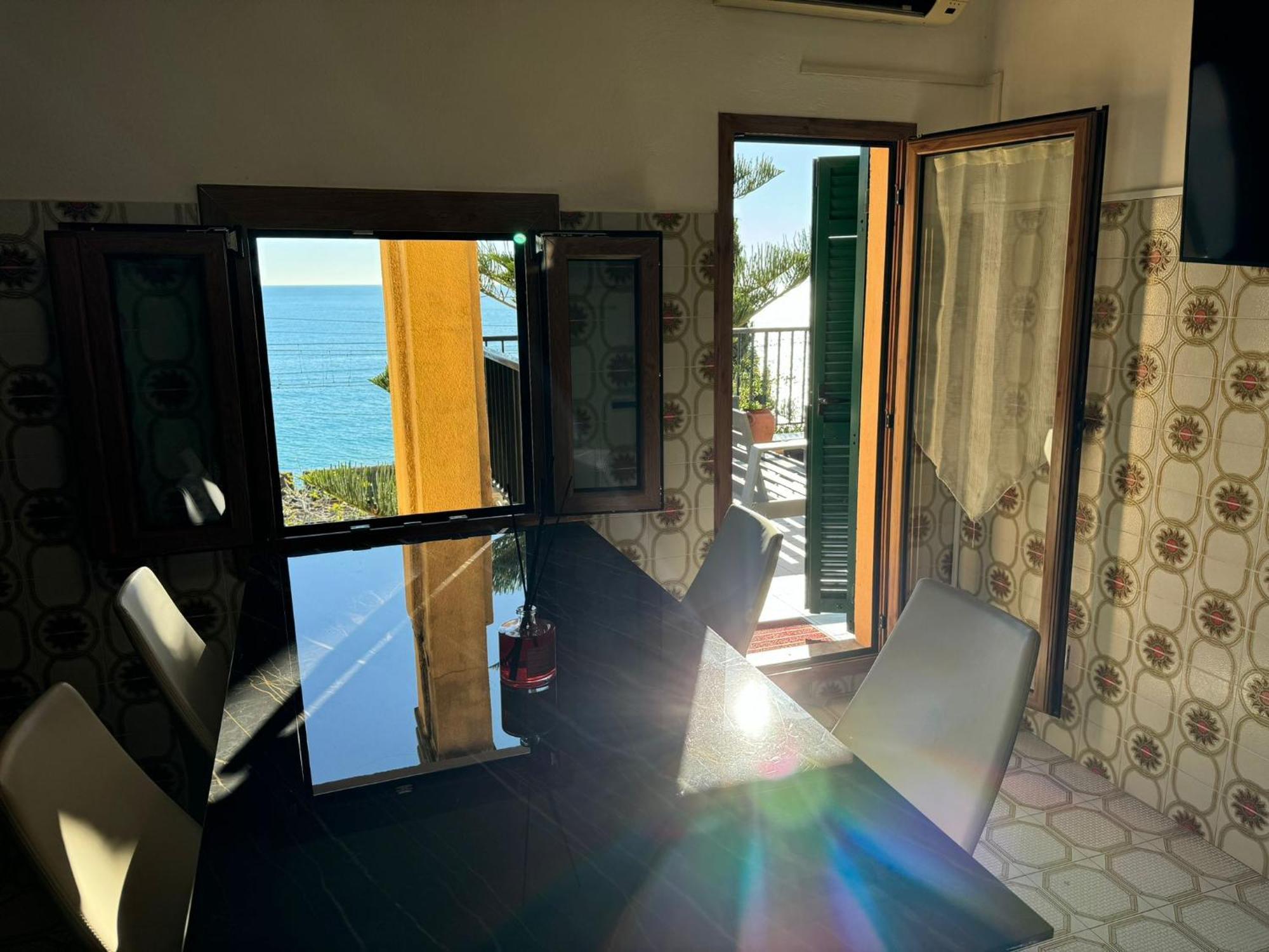 Apartment mit 2 Schlafzimmern, Terrasse und Meerblick