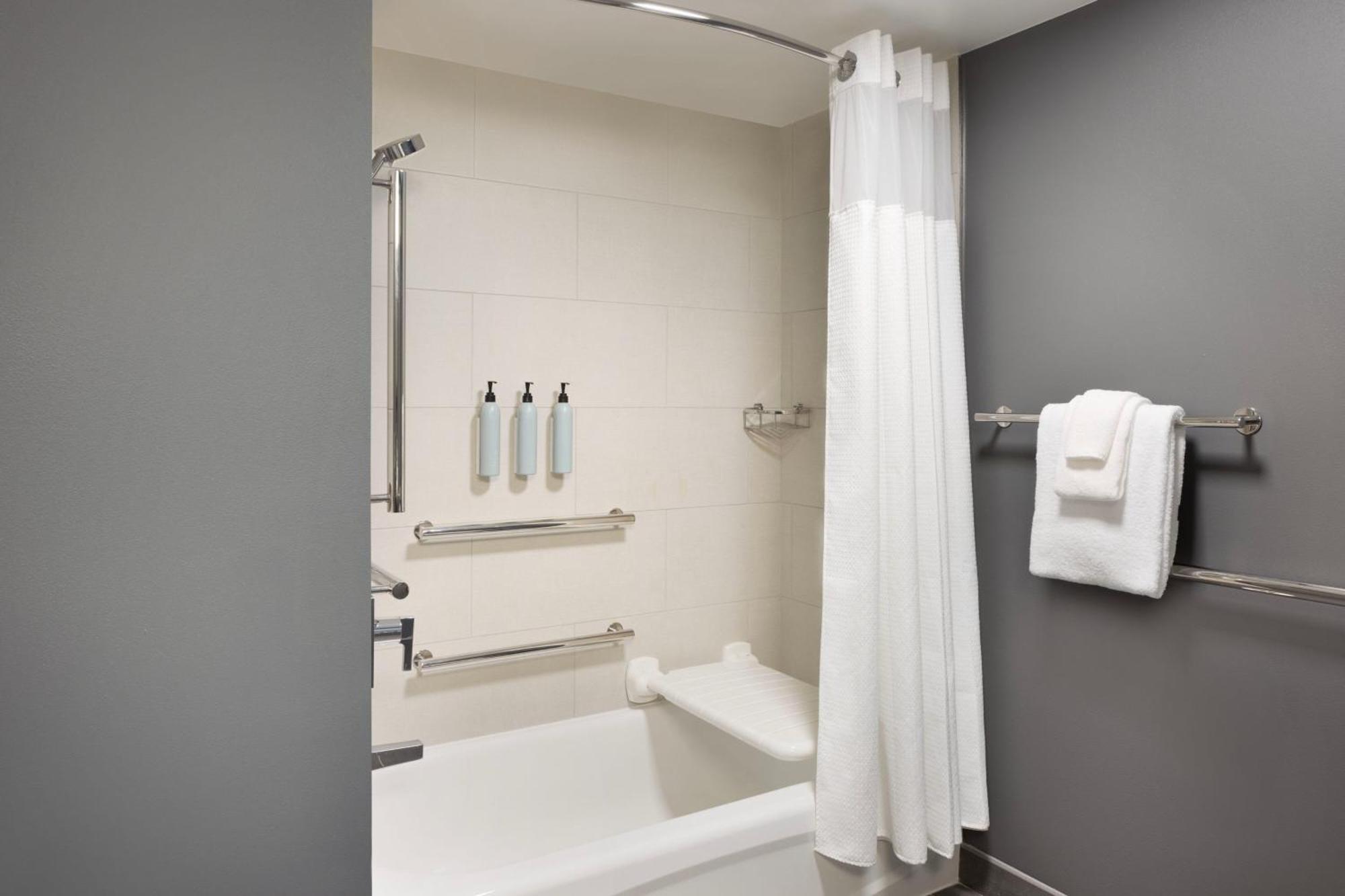 King Room Bathtub Sofa Bed Mobility Access or Hearing Accessible,1631554742:JPEG